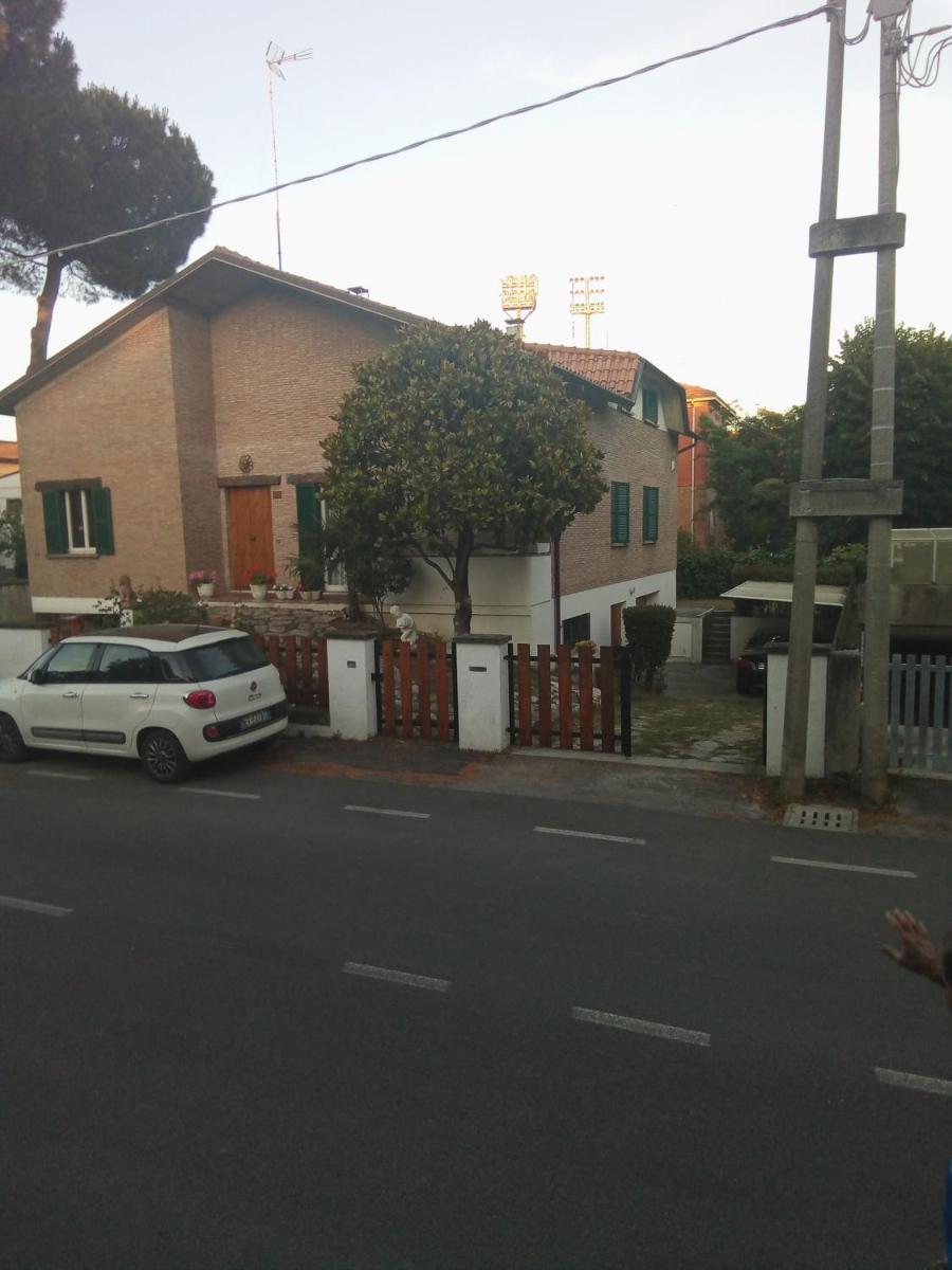 AFFITTACAMERE VILLA SOFIA accanto Ospedale con ampio giardino photo 1
