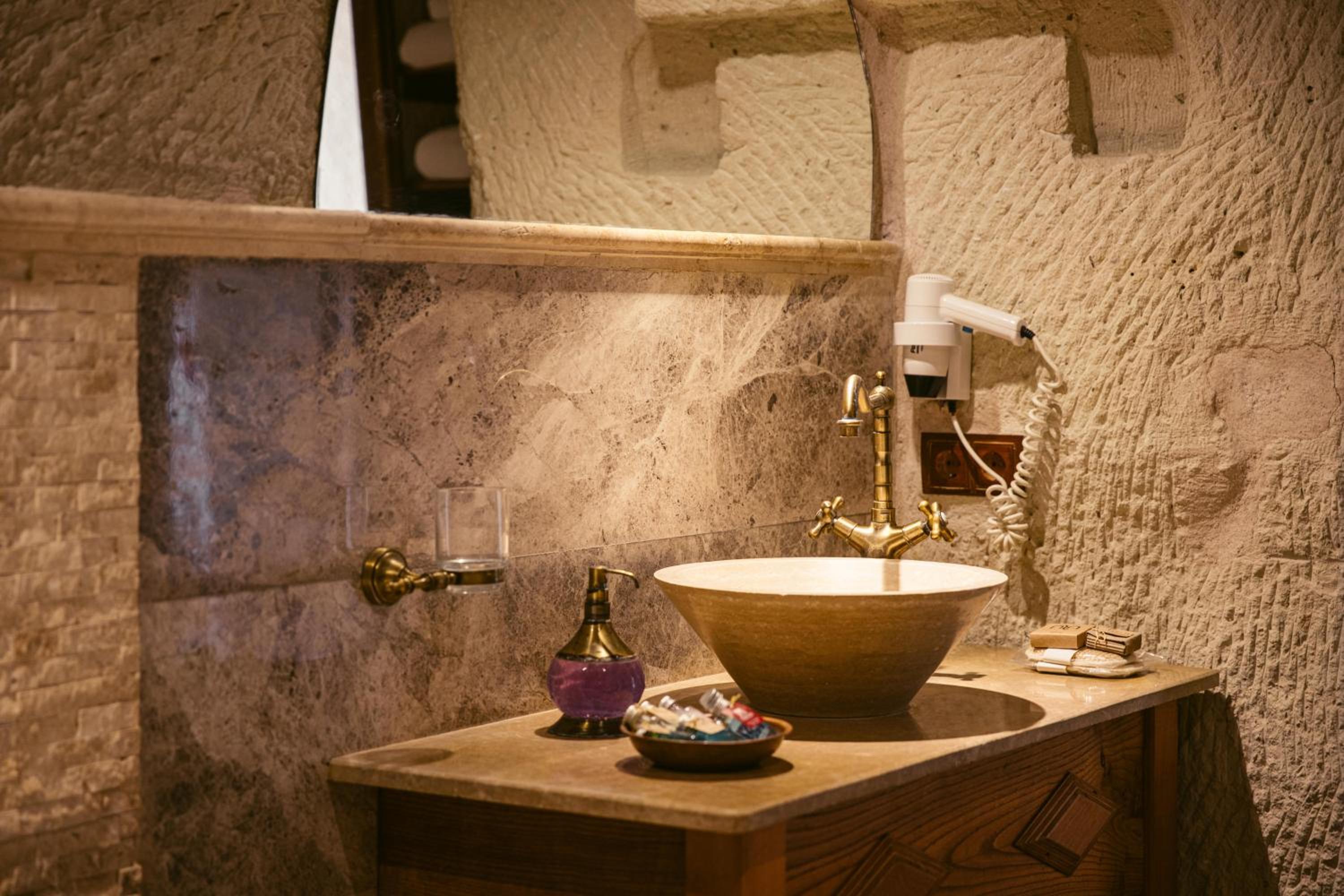 Seki Cave Suites - Image 130