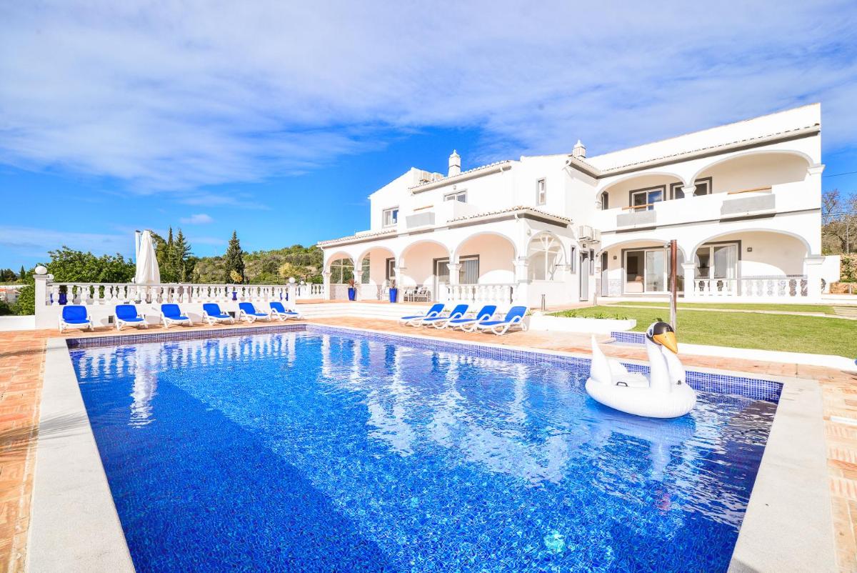 Vila Vale Mouro by OCvillas view 2
