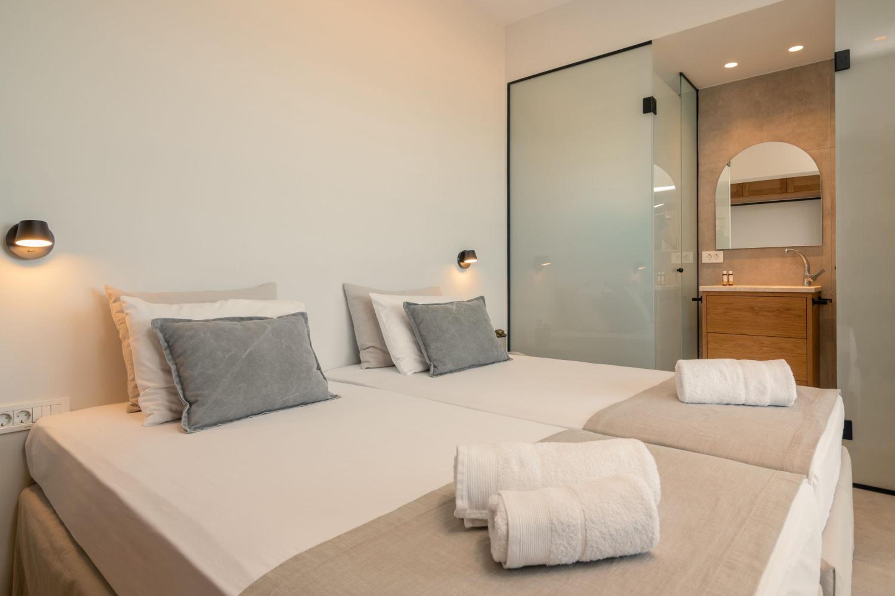 Paradise Elegant Beach Apartments, by ZanteWize photo 3