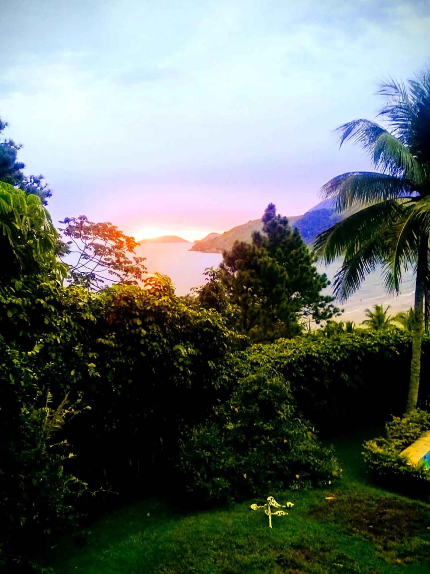 Casa com Piscina, Jardim e Vista Incrível para o mar