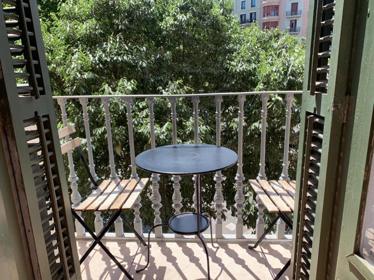 Casa Consell Gran Via, Guest House