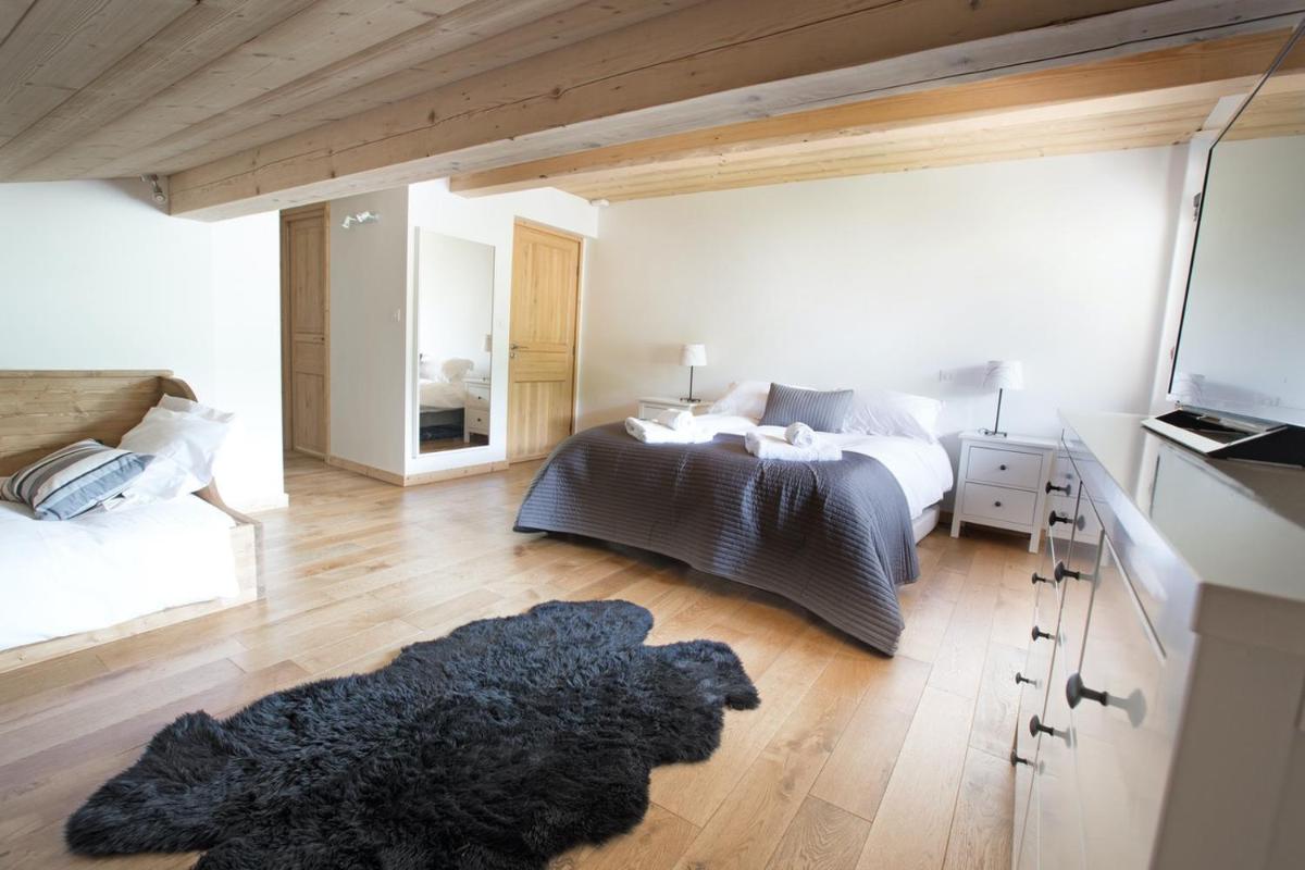 La Combe Humbert view 5