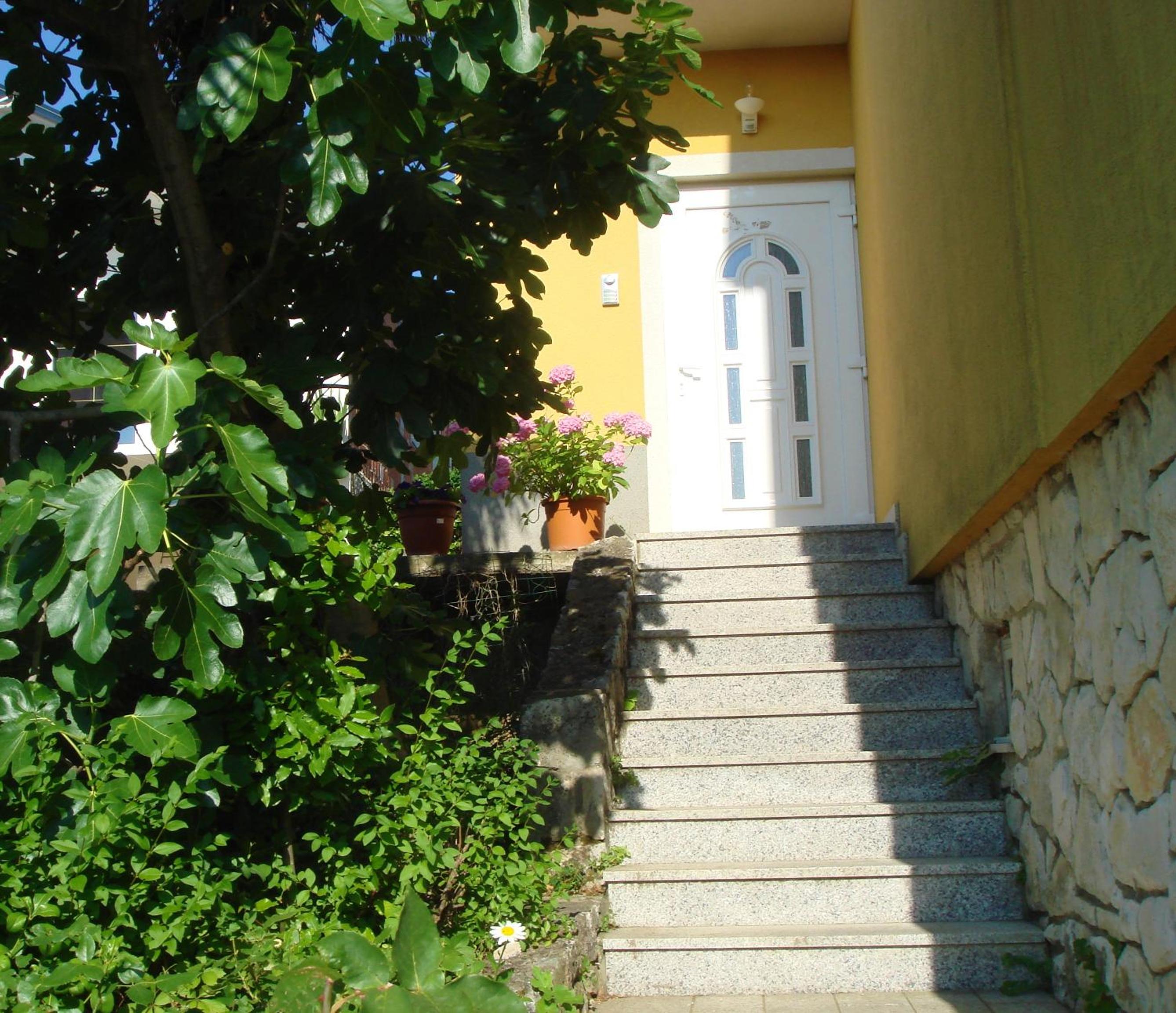 Apartment Ivan J Selce view 3
