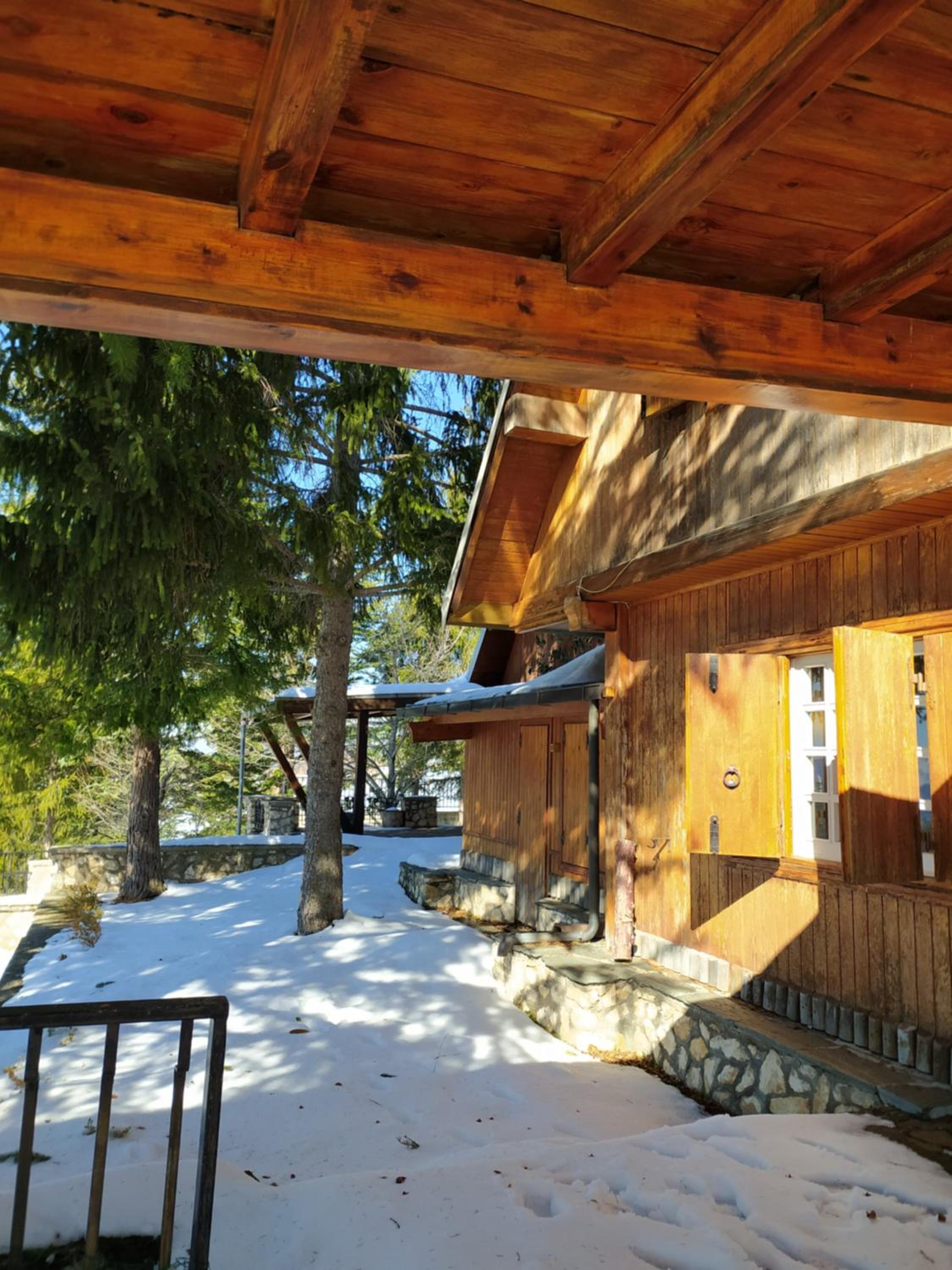 Chalet in legno view 2