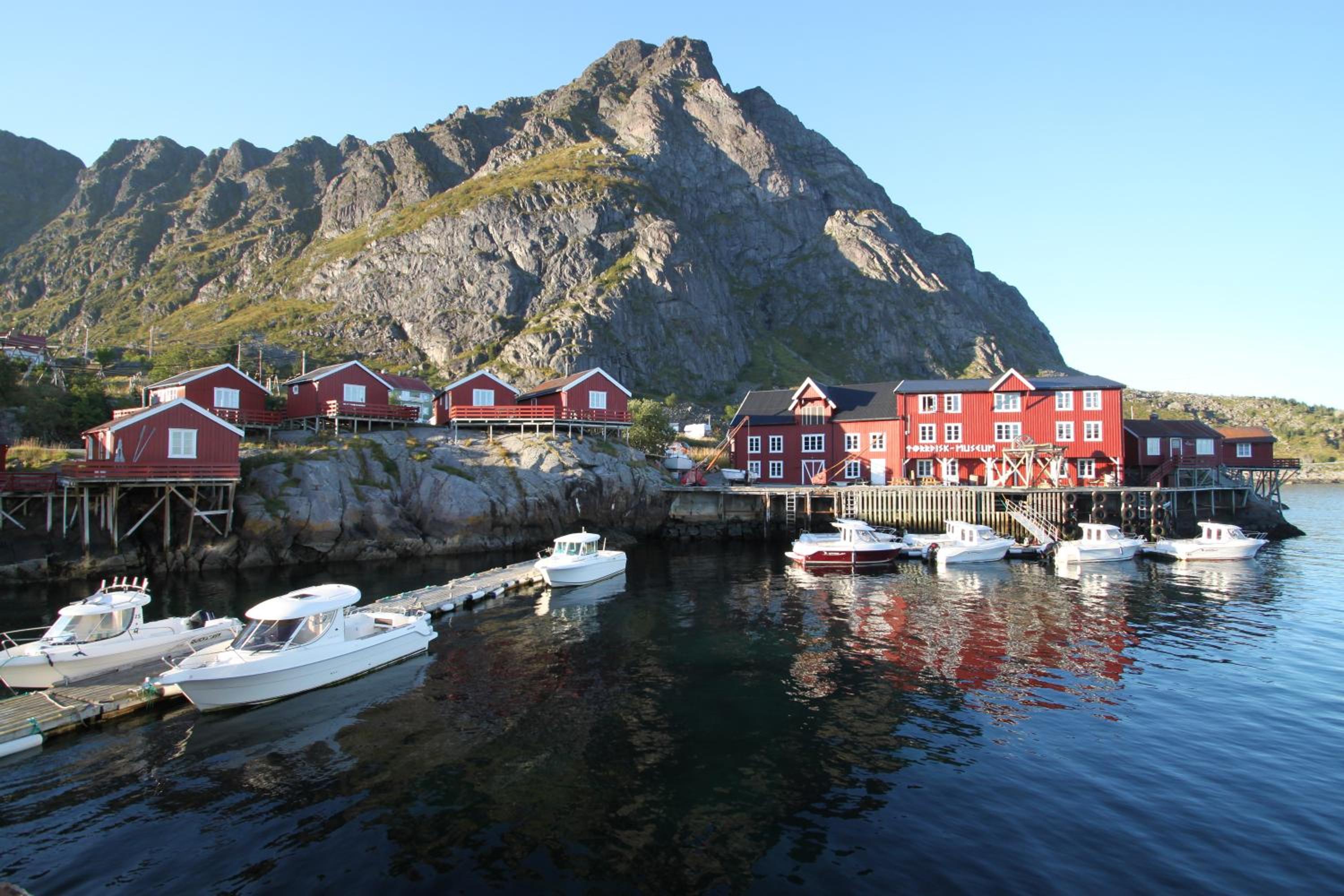 Å-Hamna Rorbuer view 3