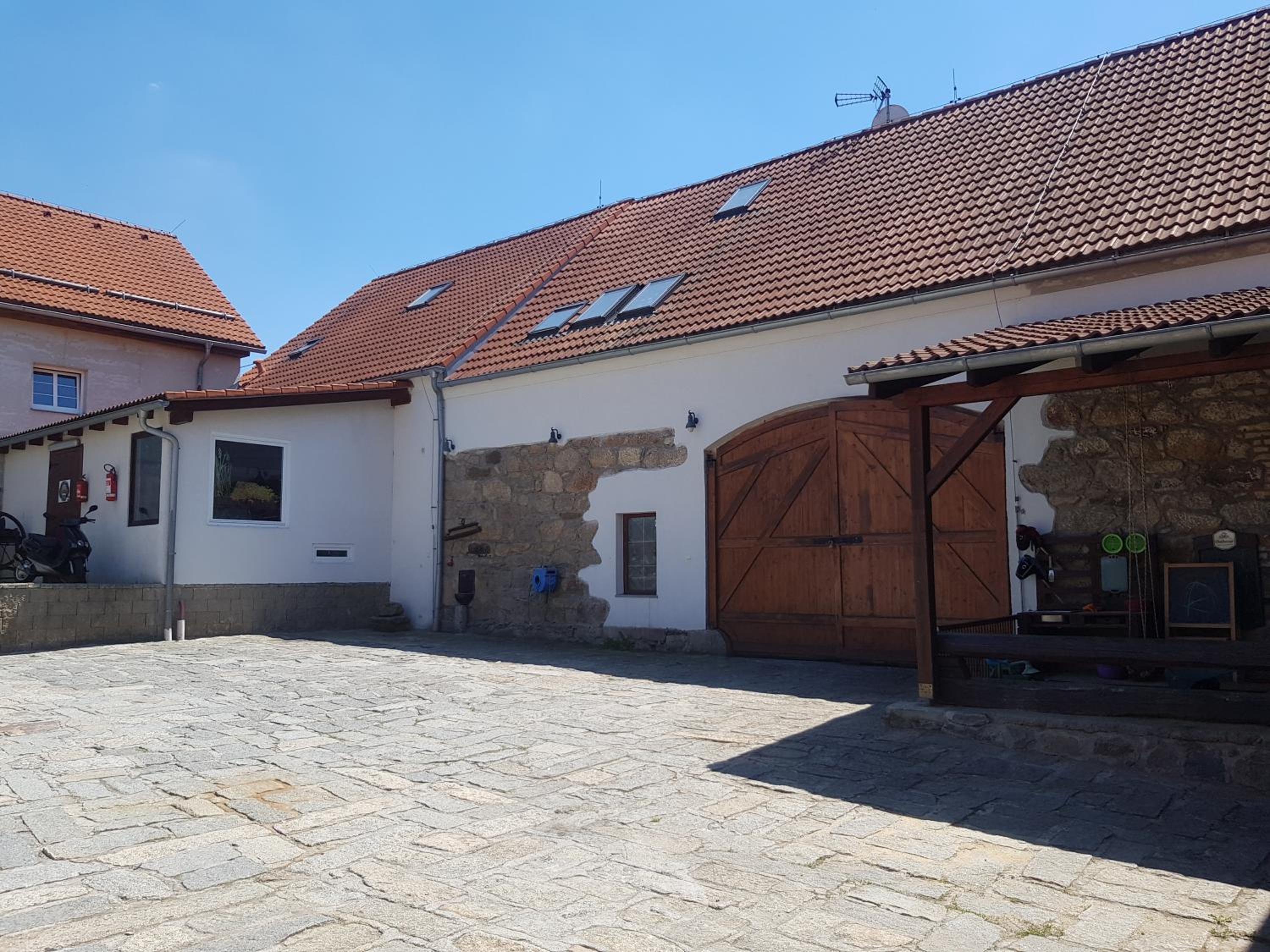 Penzion na statku Březová