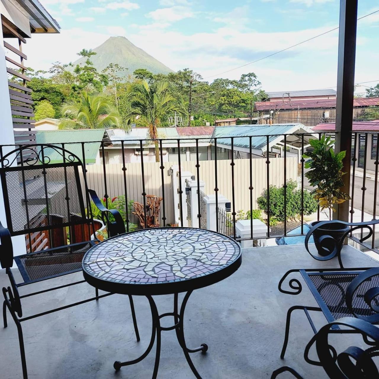 La Fortuna Lodge by Treebu Hotels