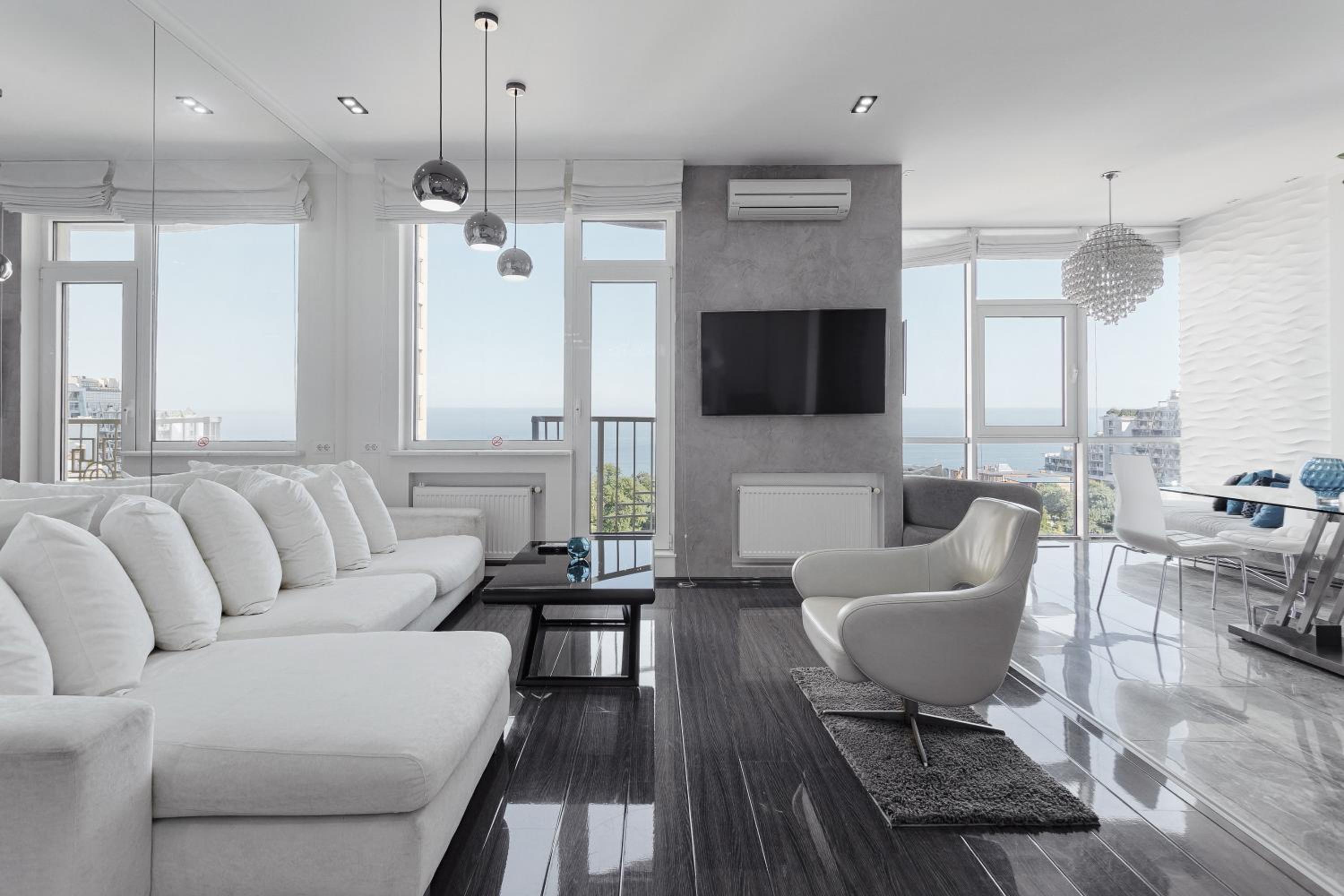 Odesa Pearl Apartments view 4