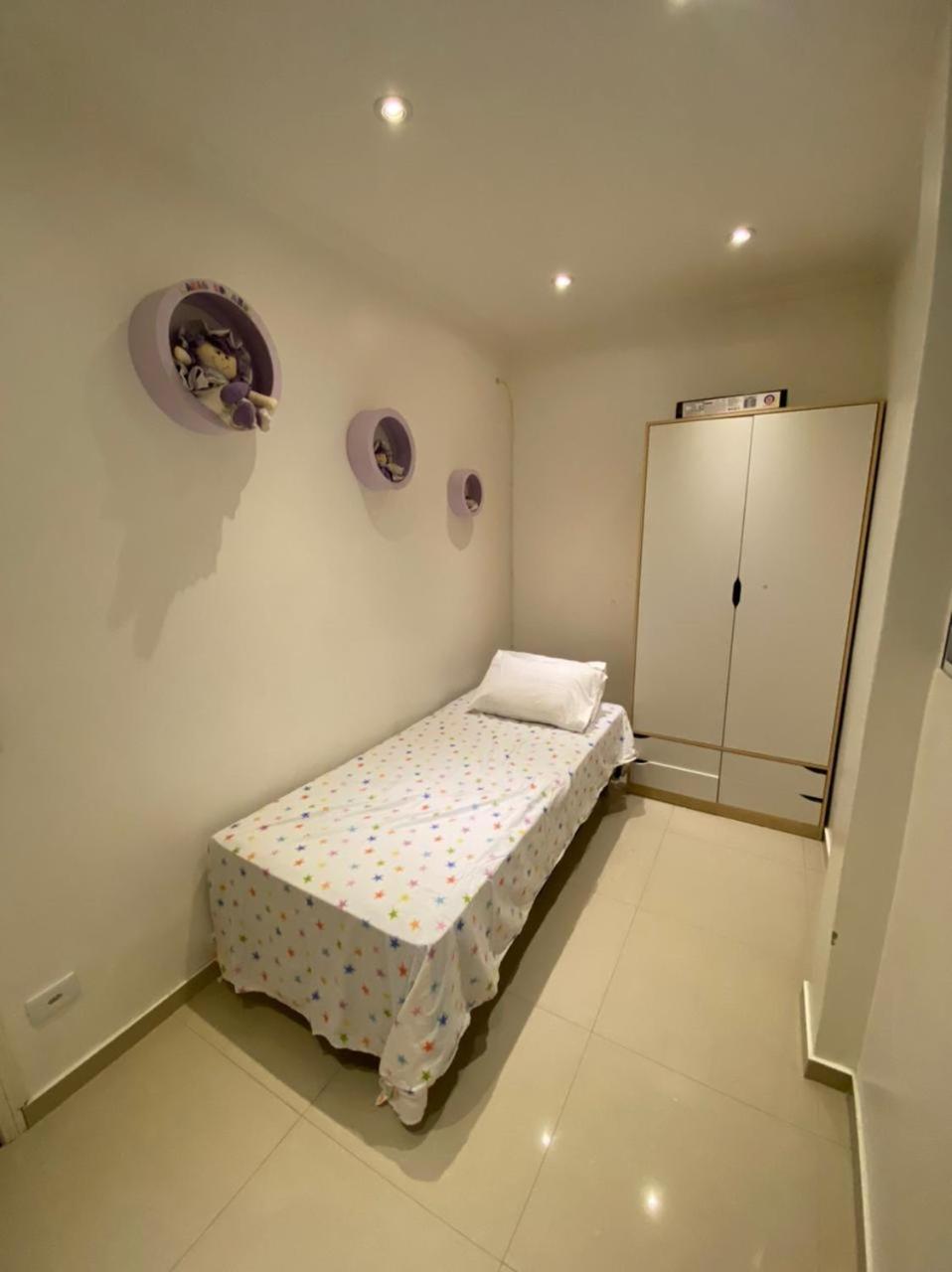 Apartamento para pessoas de família ou a negócio, Ap Grande 3 quartos no Brás próximo igreja Mundial,mercado municipal, 25 de março, templo Salomão, metro 