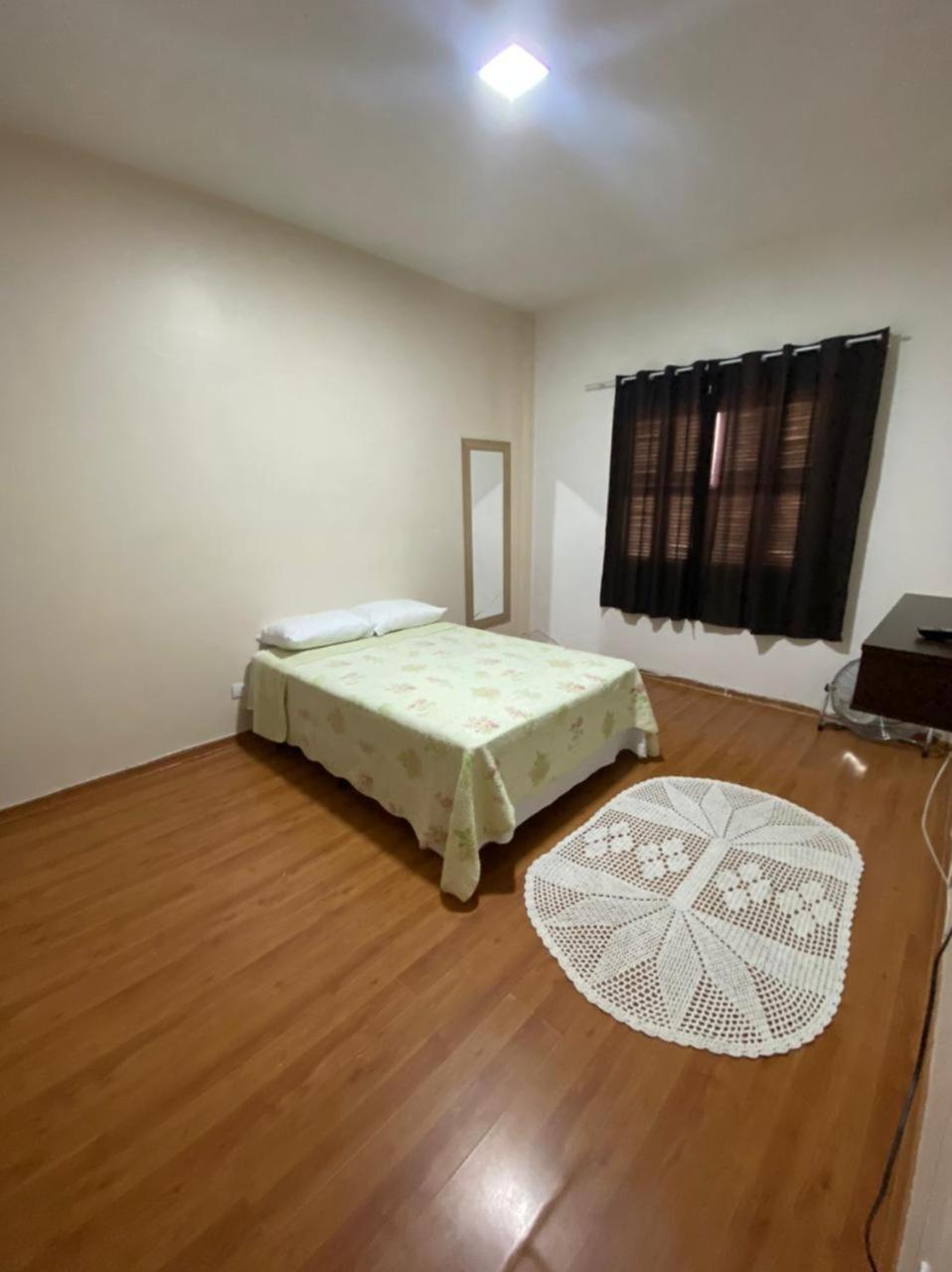 Apartamento para pessoas de família ou a negócio, Ap Grande 3 quartos no Brás próximo igreja Mundial,mercado municipal, 25 de março, templo Salomão, metro 