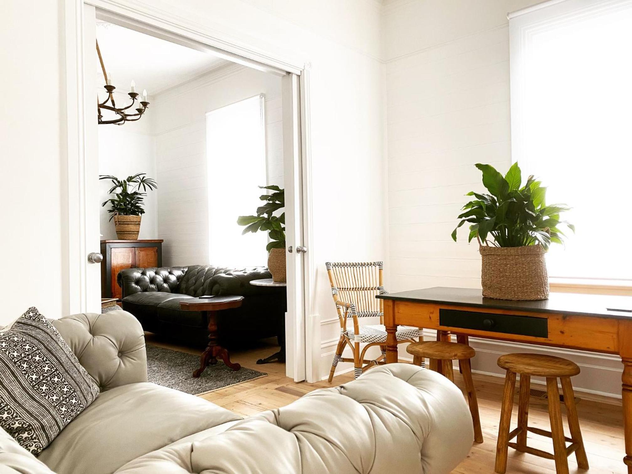 Castlebar - Superior Boutique Accomodation - Steps to Pakington Street