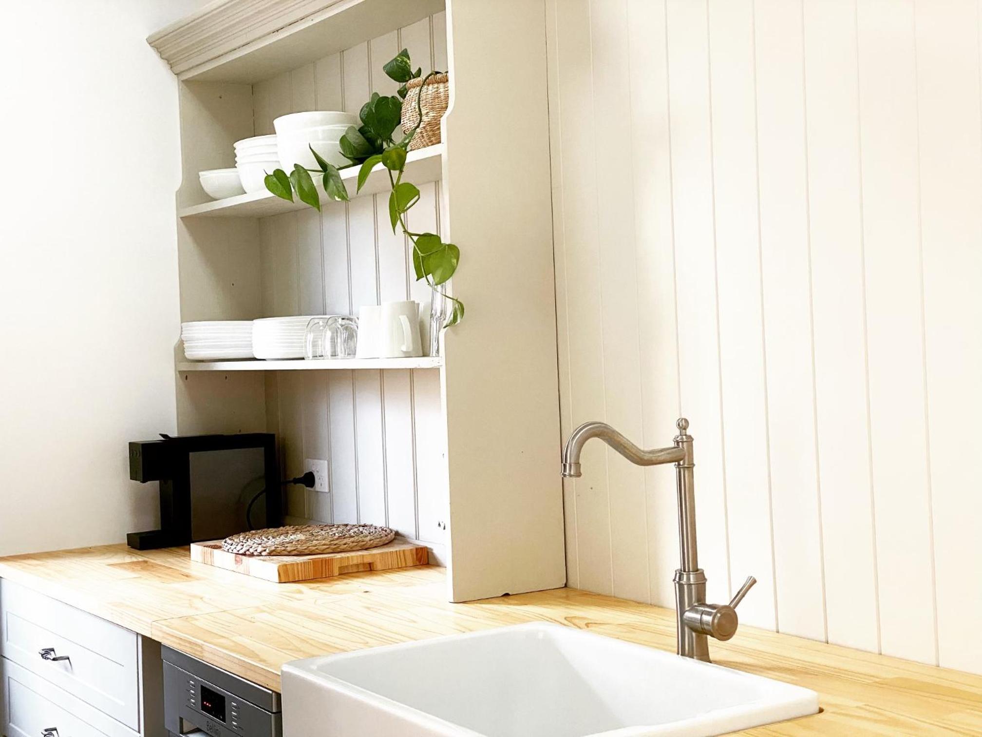 Castlebar - Superior Boutique Accomodation - Steps to Pakington Street