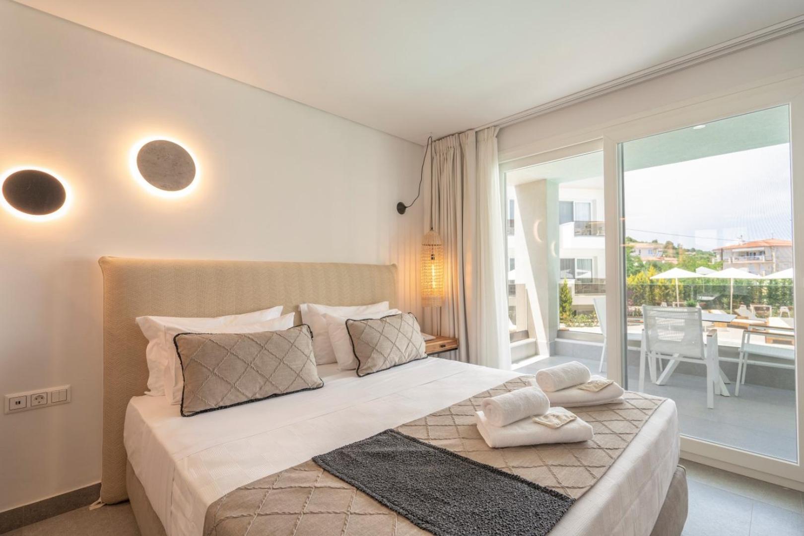 Mirablue Luxury Residences