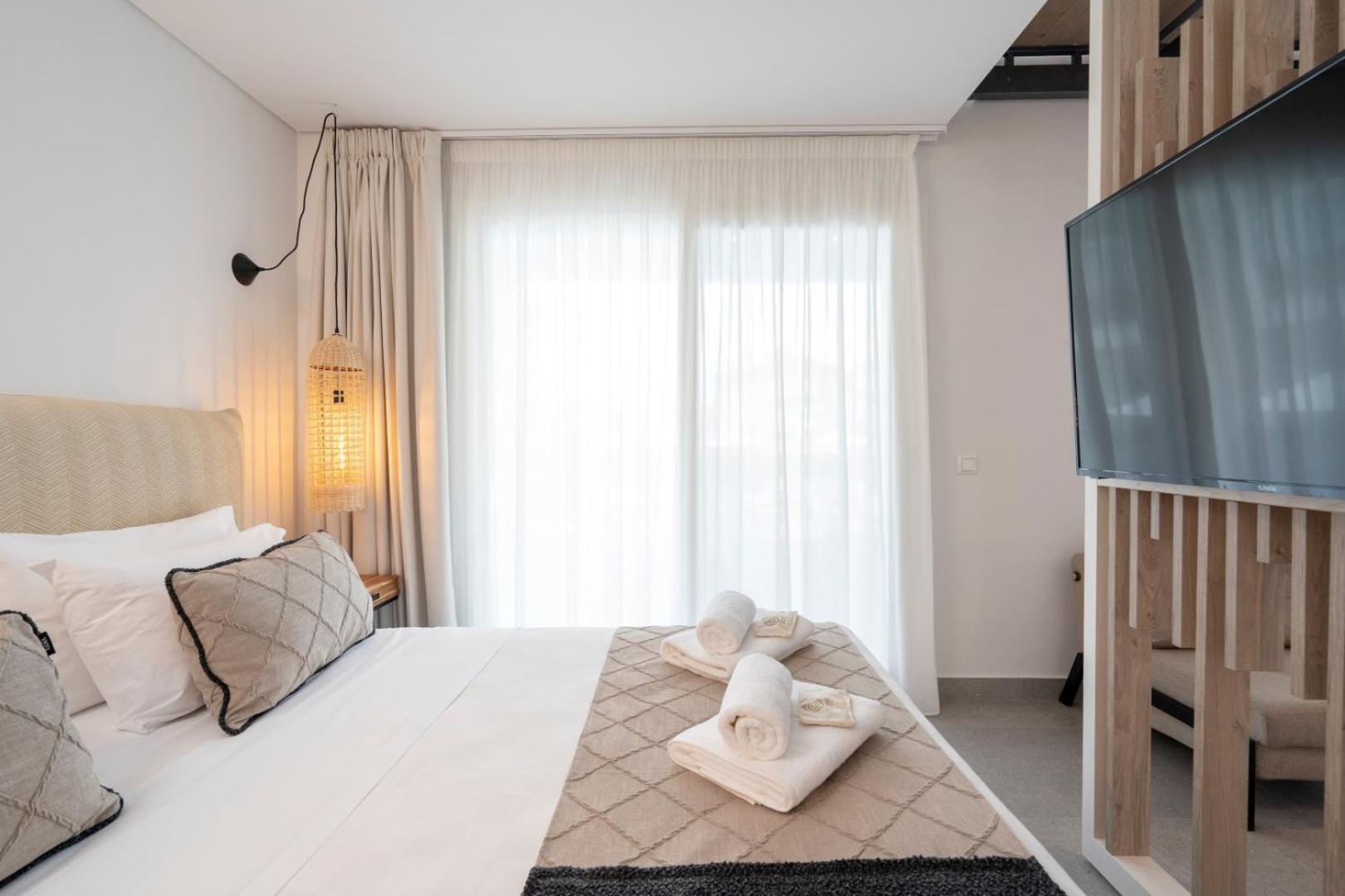 Mirablue Luxury Residences