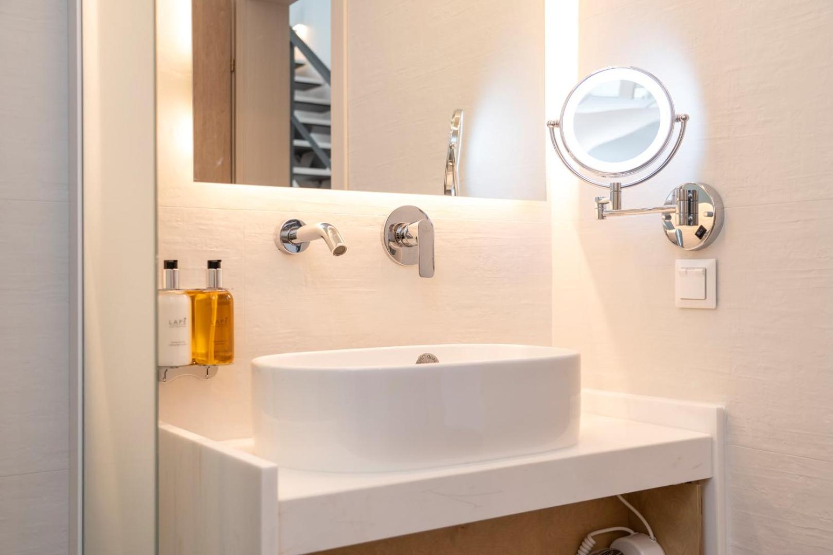 Mirablue Luxury Residences