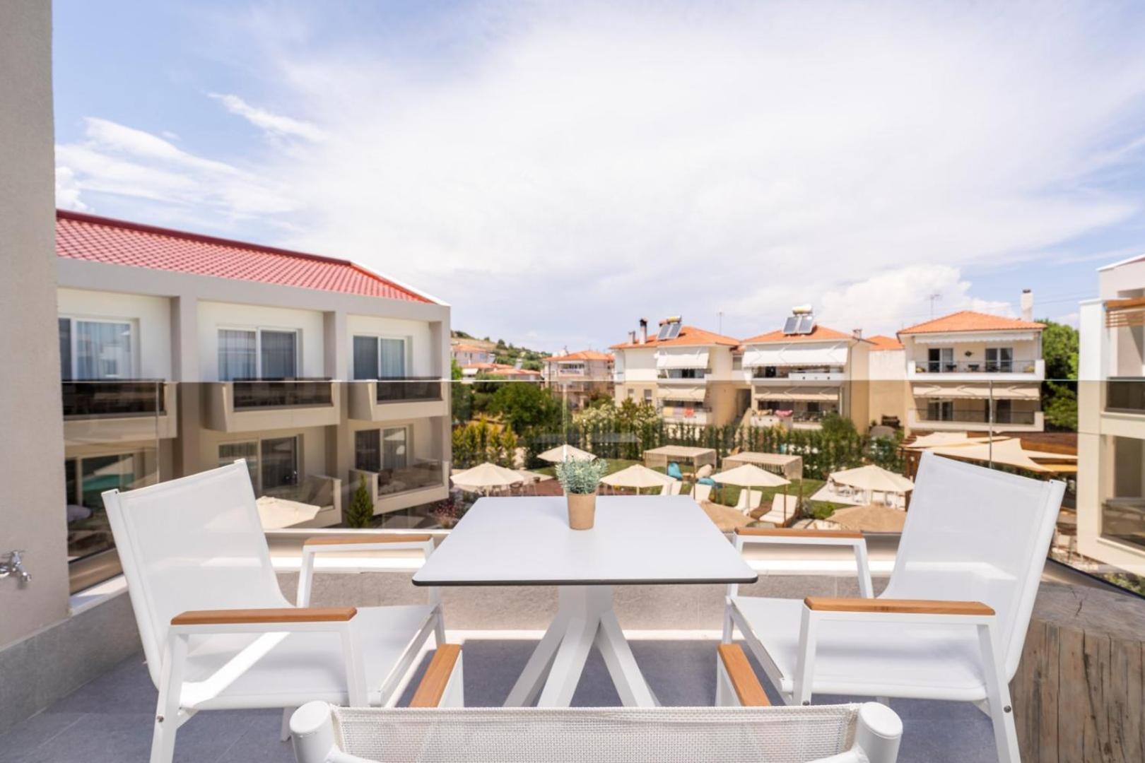 Mirablue Luxury Residences