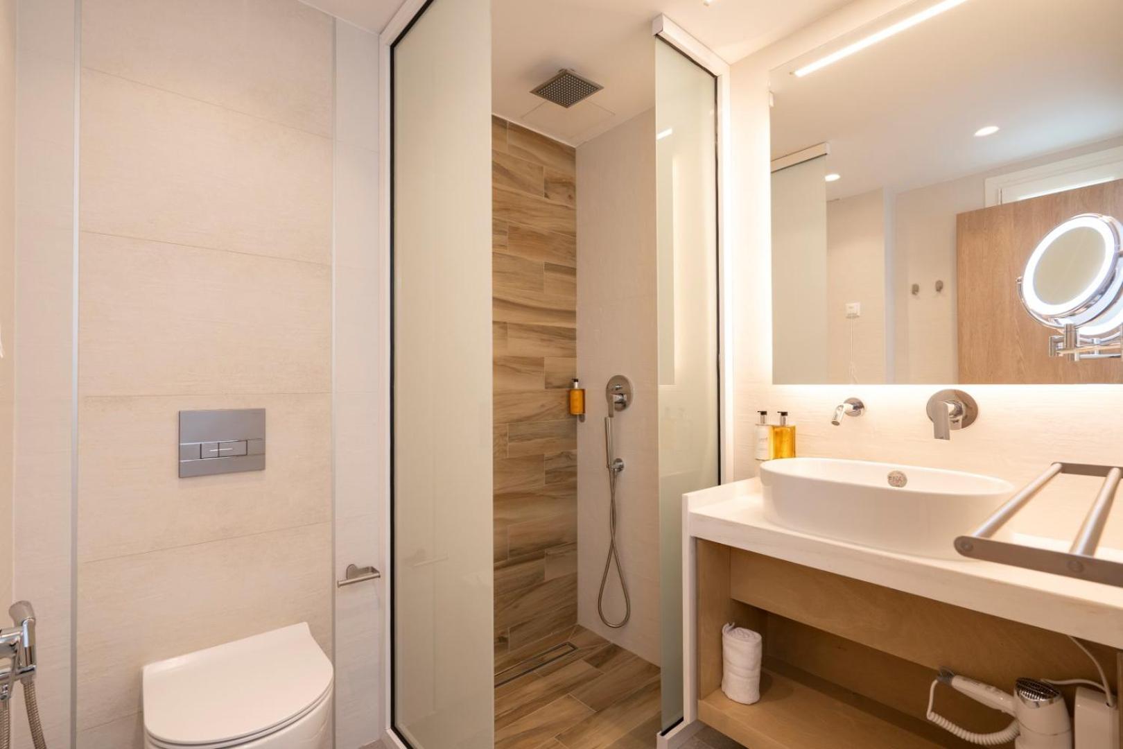 Mirablue Luxury Residences