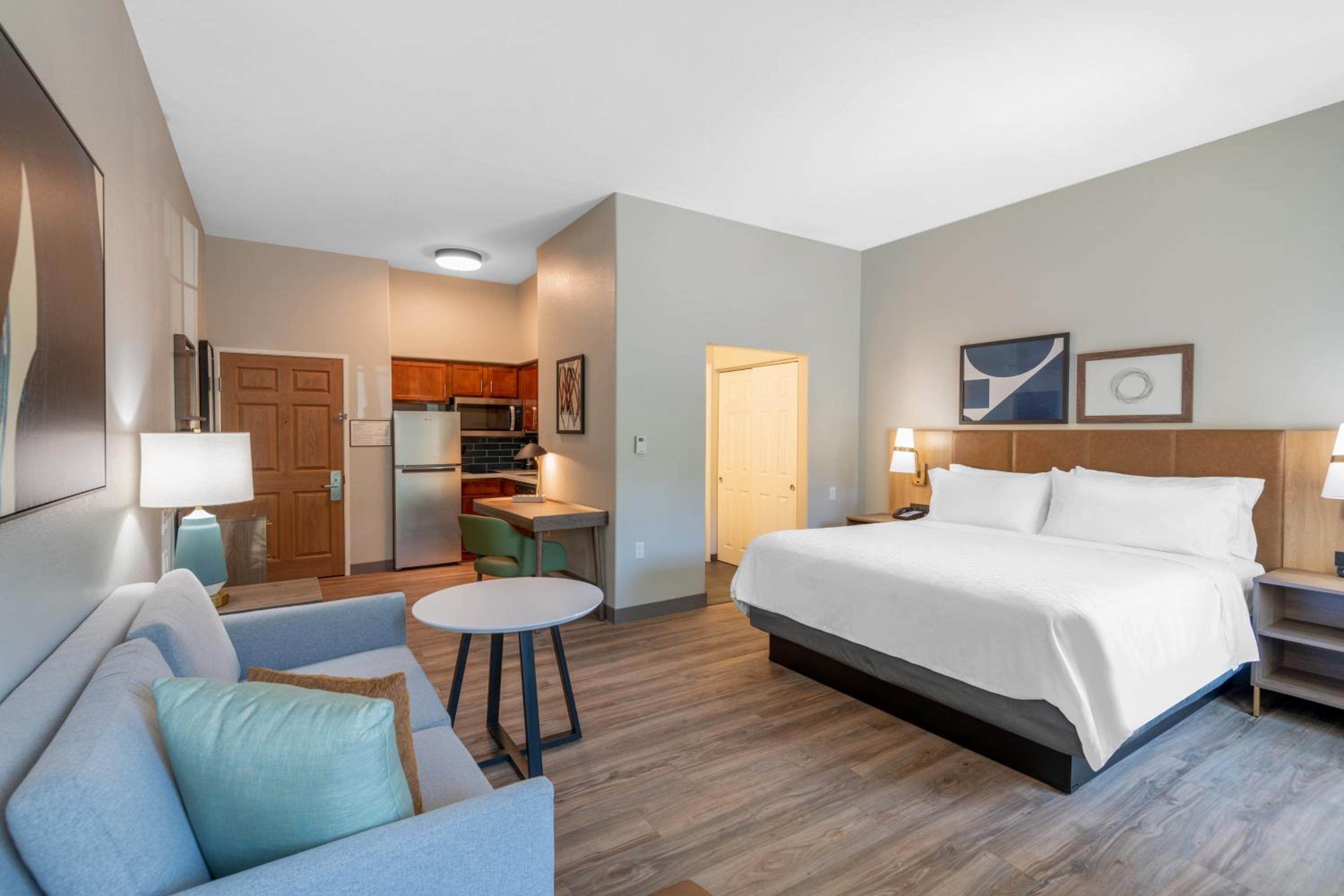 Glendale Vacations - Staybridge Suites Phoenix Glendale Sports Dist, an IHG Hotel - Property Image 5