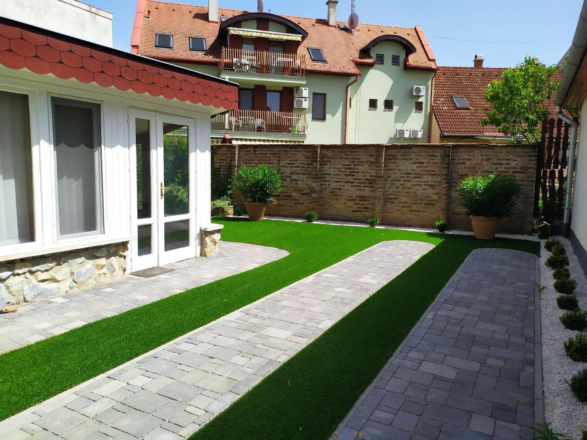 Zoli Apartmanok-Zoli Kölcsey 19 Villa view 3
