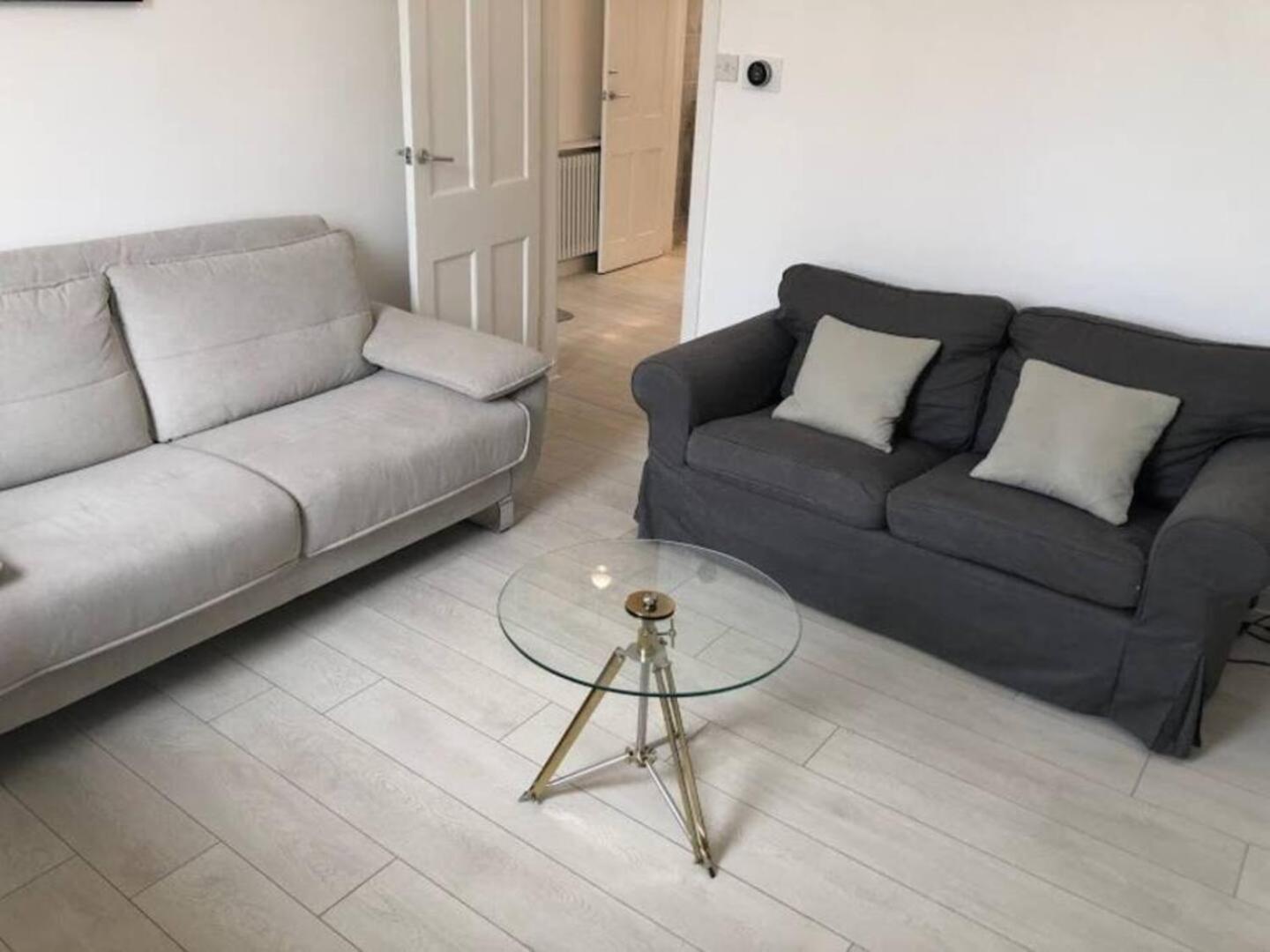 Beautiful Scandi-Inspired one bed in Stockbridge view 5