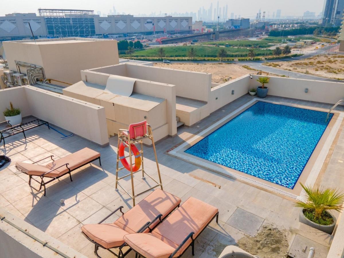 Artsy Studio at Shamal Waves JVC by Deluxe Holiday Homes