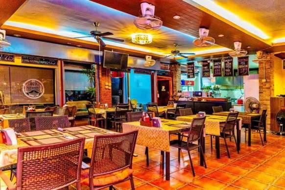 Hotel JOLLY GUESTHOUSE & RESTAURANT