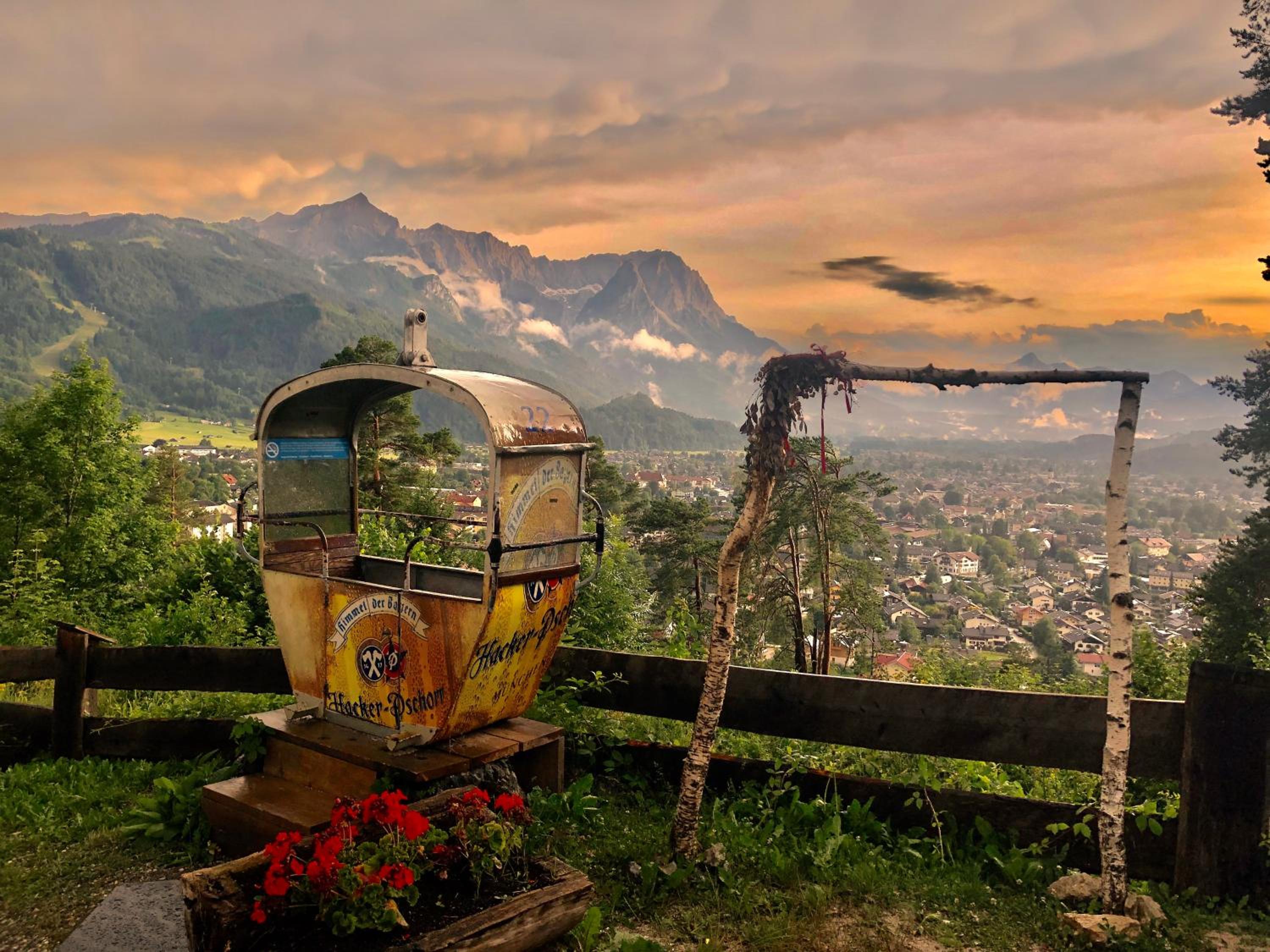 Alpine Escape Holiday Home with Mountain View
