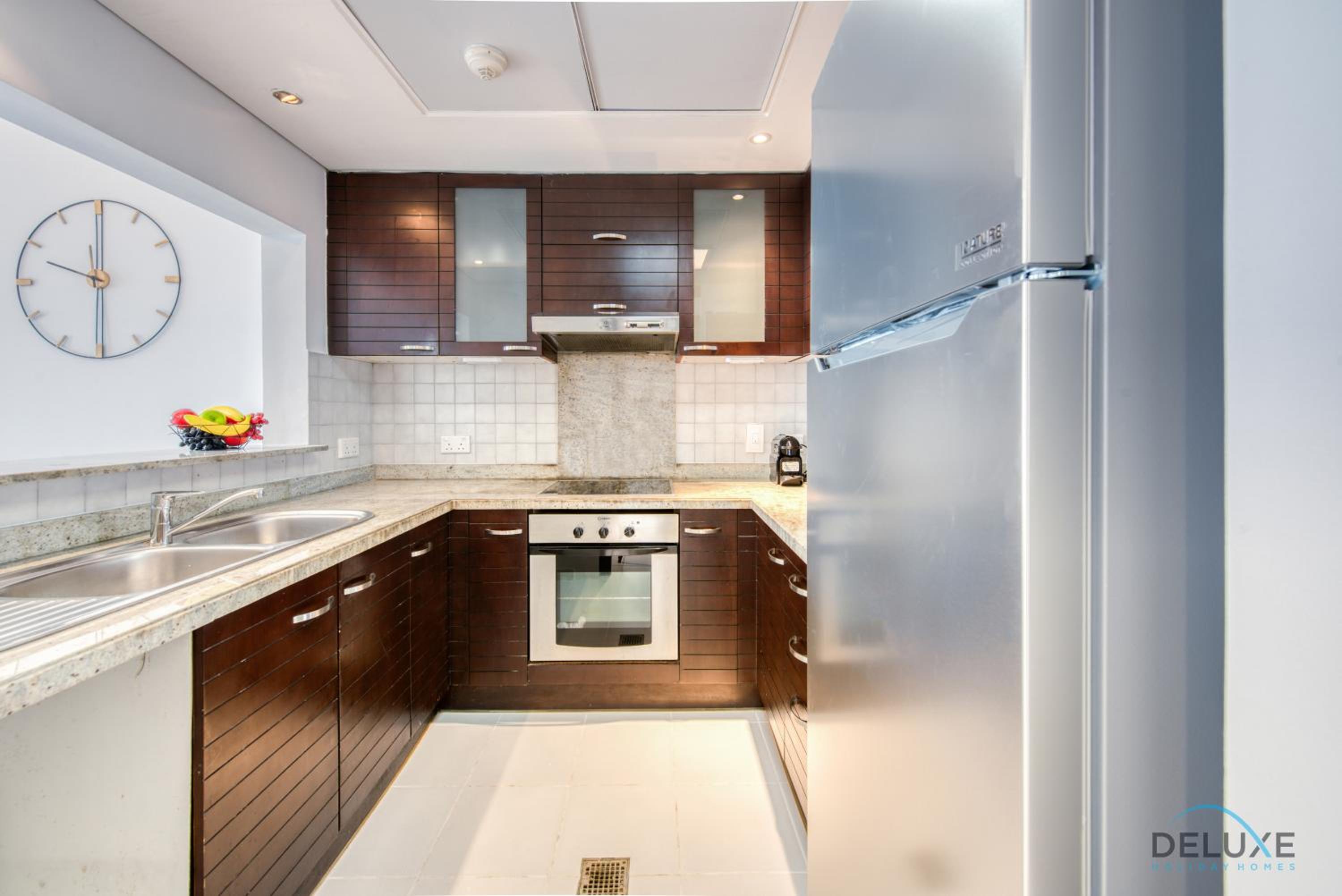 Lavish 1BR at Marina Towers Dubai Marina by Deluxe Holiday Homes
