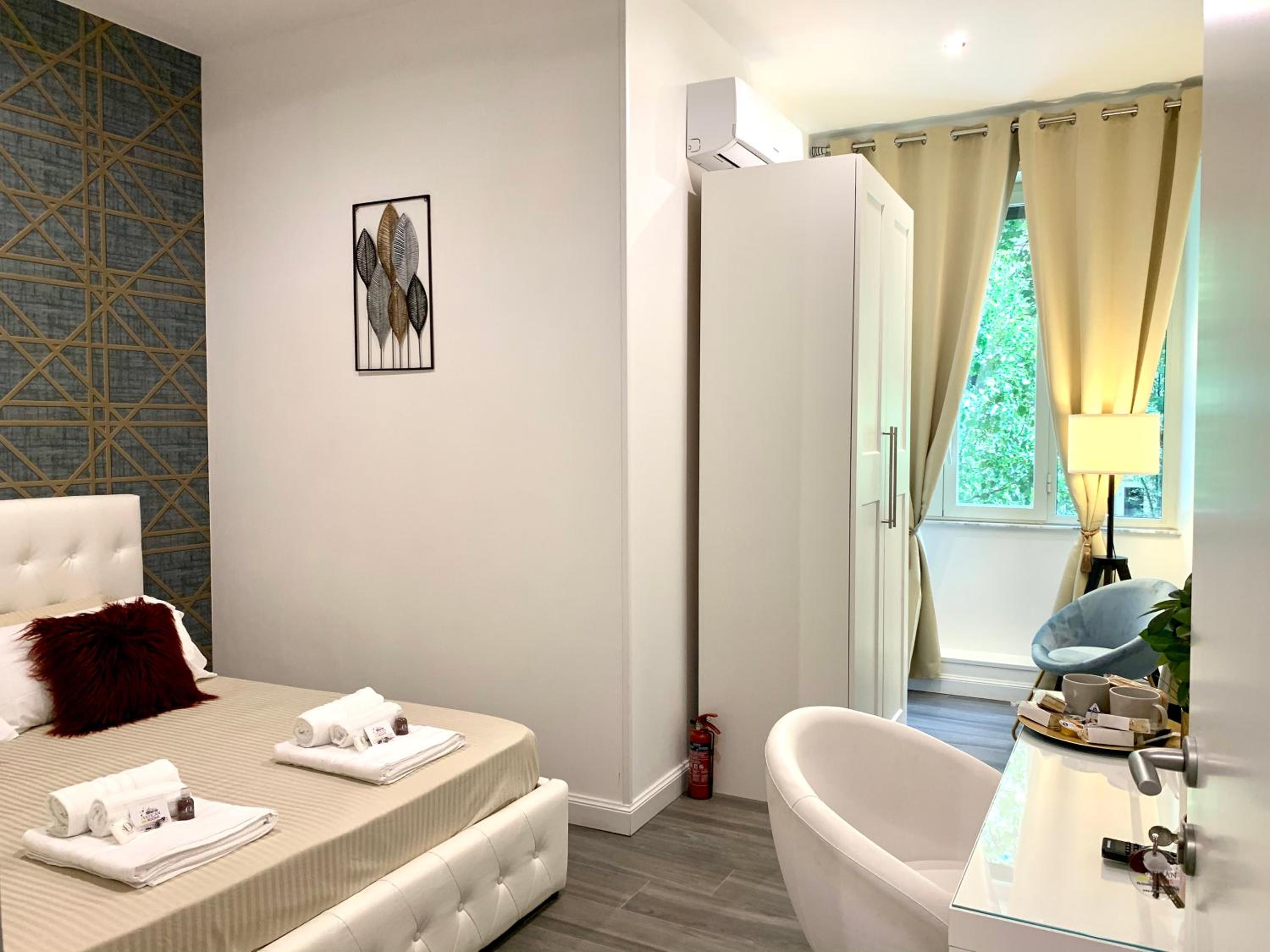 4 Vatican Rooms en Rome — hotel room