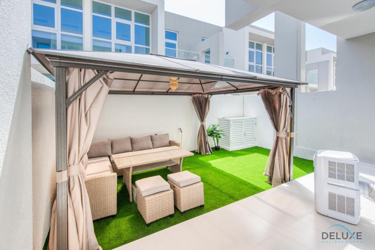 Calm 3BR Townhouse at Damac Hills 2 Dubailand by Deluxe Holiday Homes