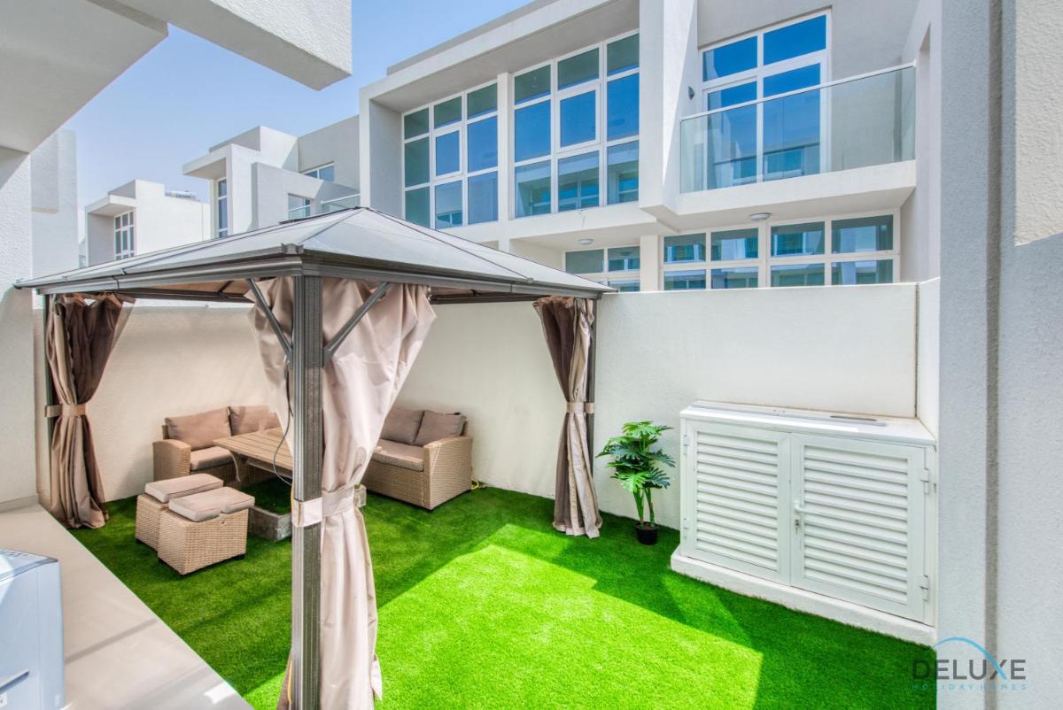 Calm 3BR Townhouse at Damac Hills 2 Dubailand by Deluxe Holiday Homes
