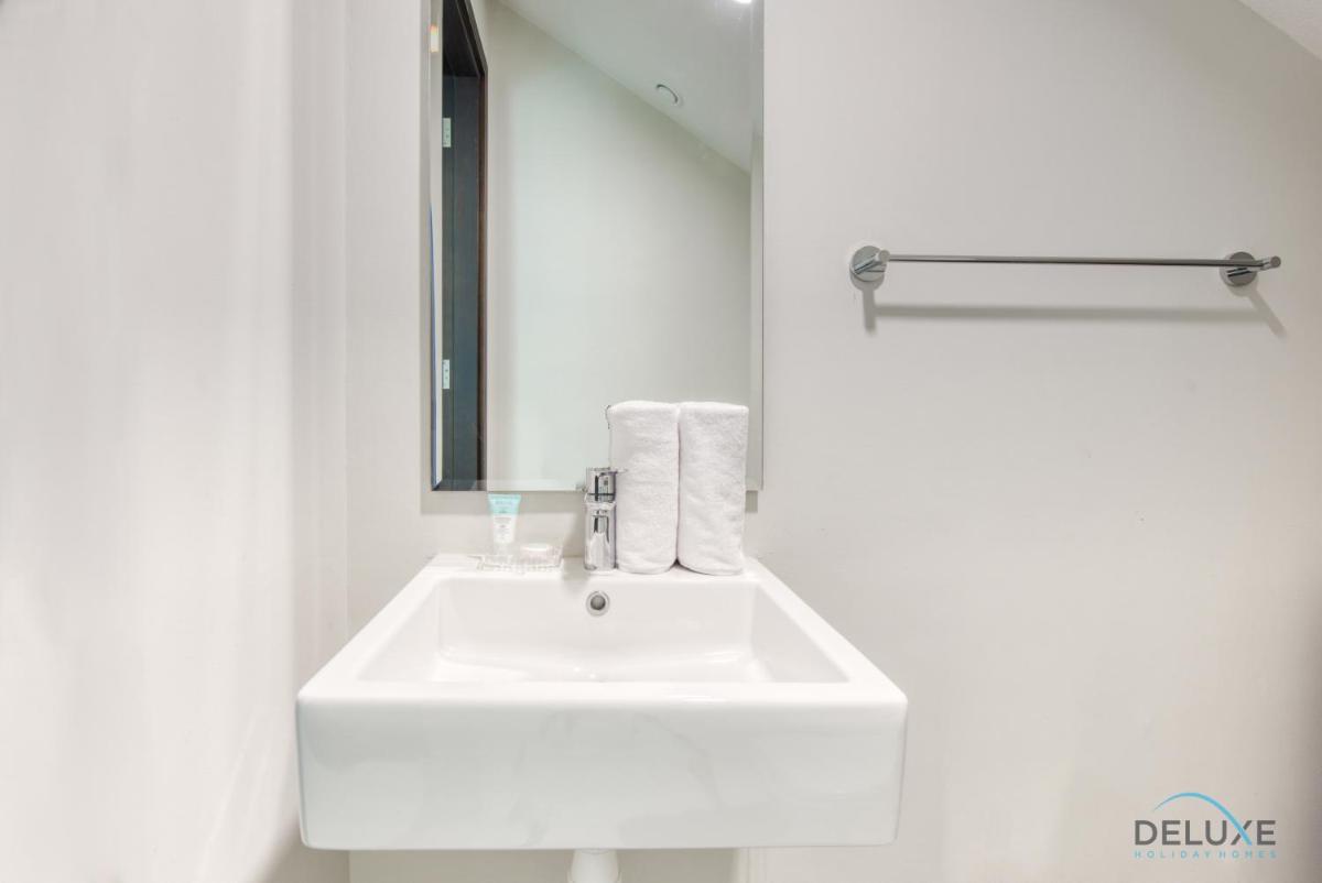 Calm 3BR Townhouse at Damac Hills 2 Dubailand by Deluxe Holiday Homes