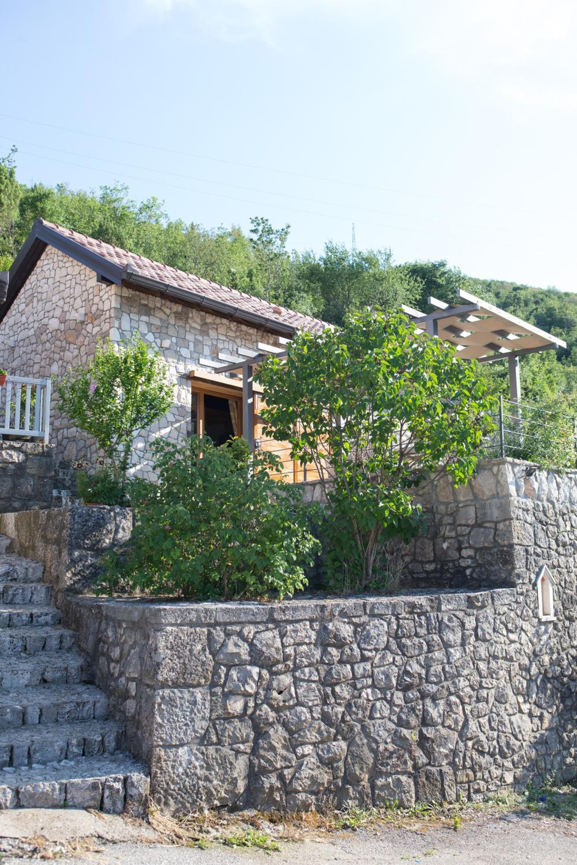 Kamena Kuća Hutovo Blato