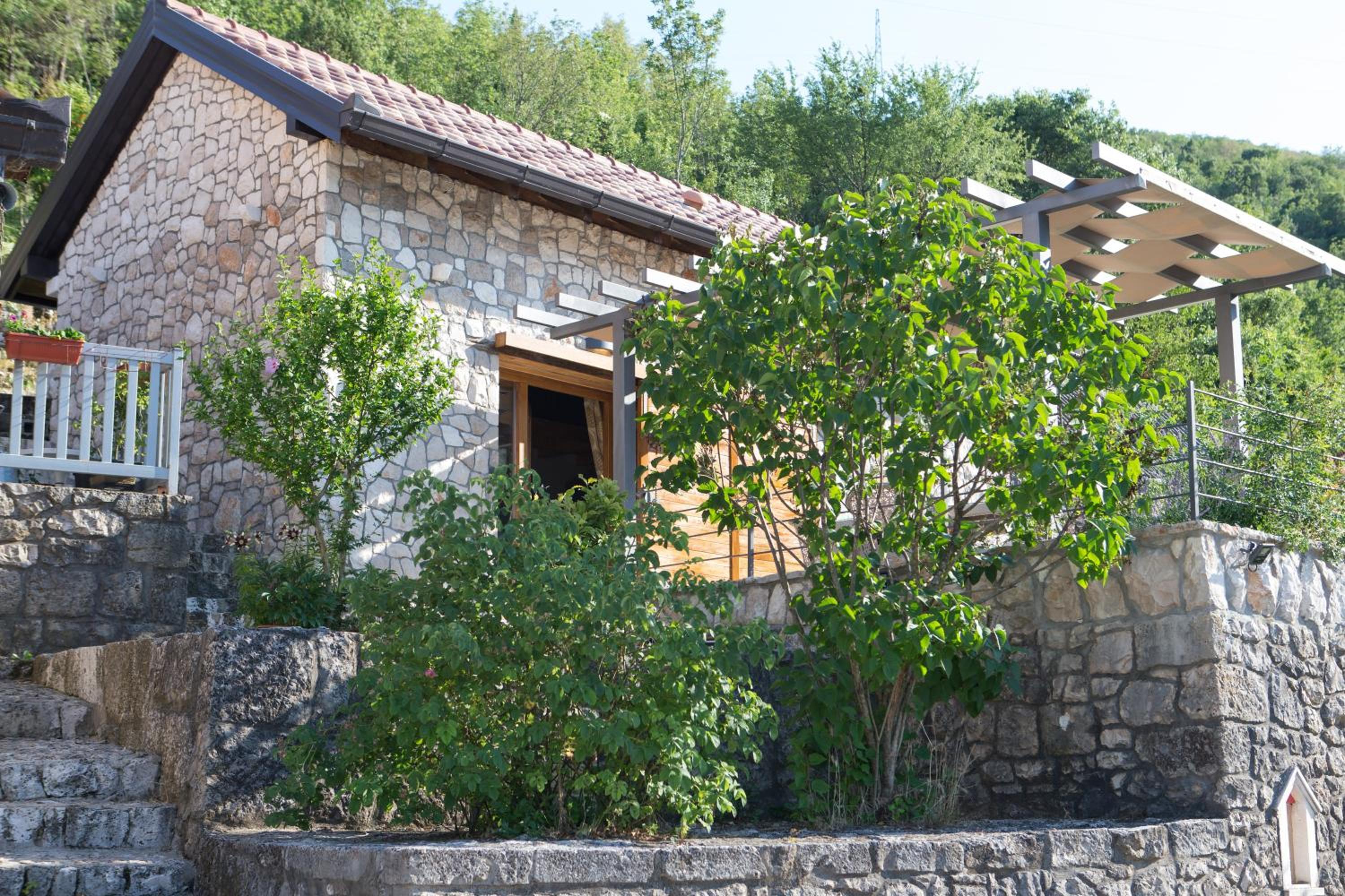 Kamena Kuća Hutovo Blato