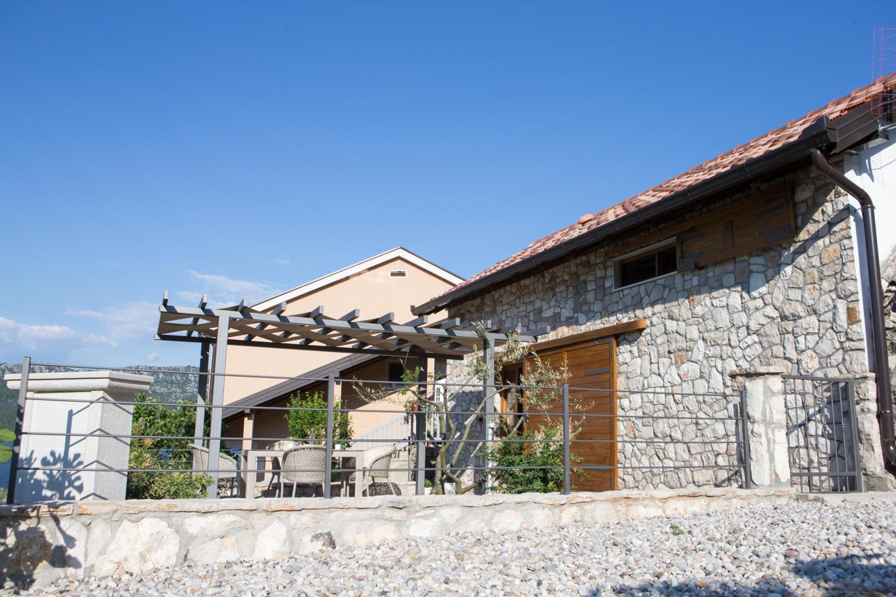 Kamena Kuća Hutovo Blato
