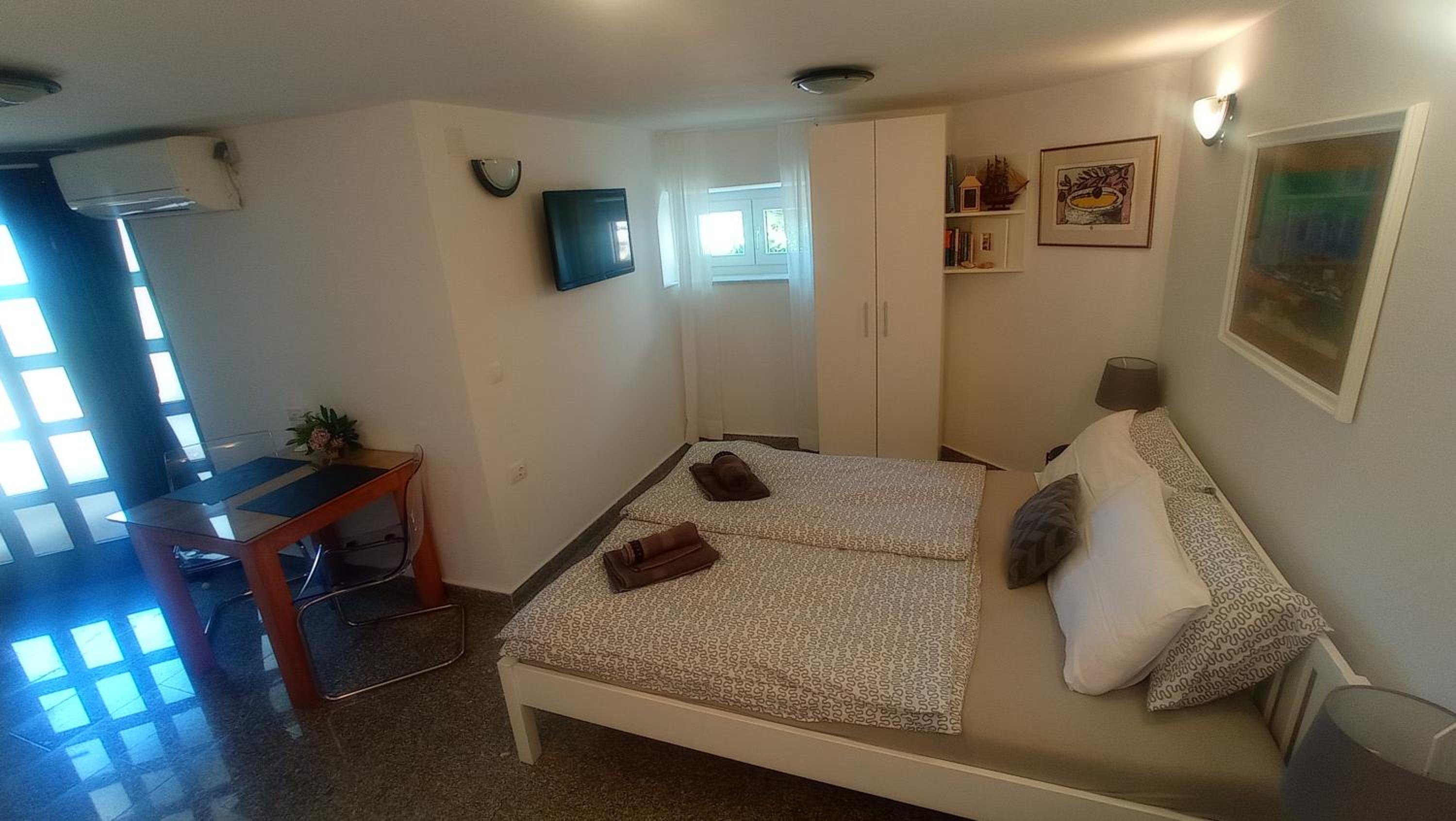 Photo 18