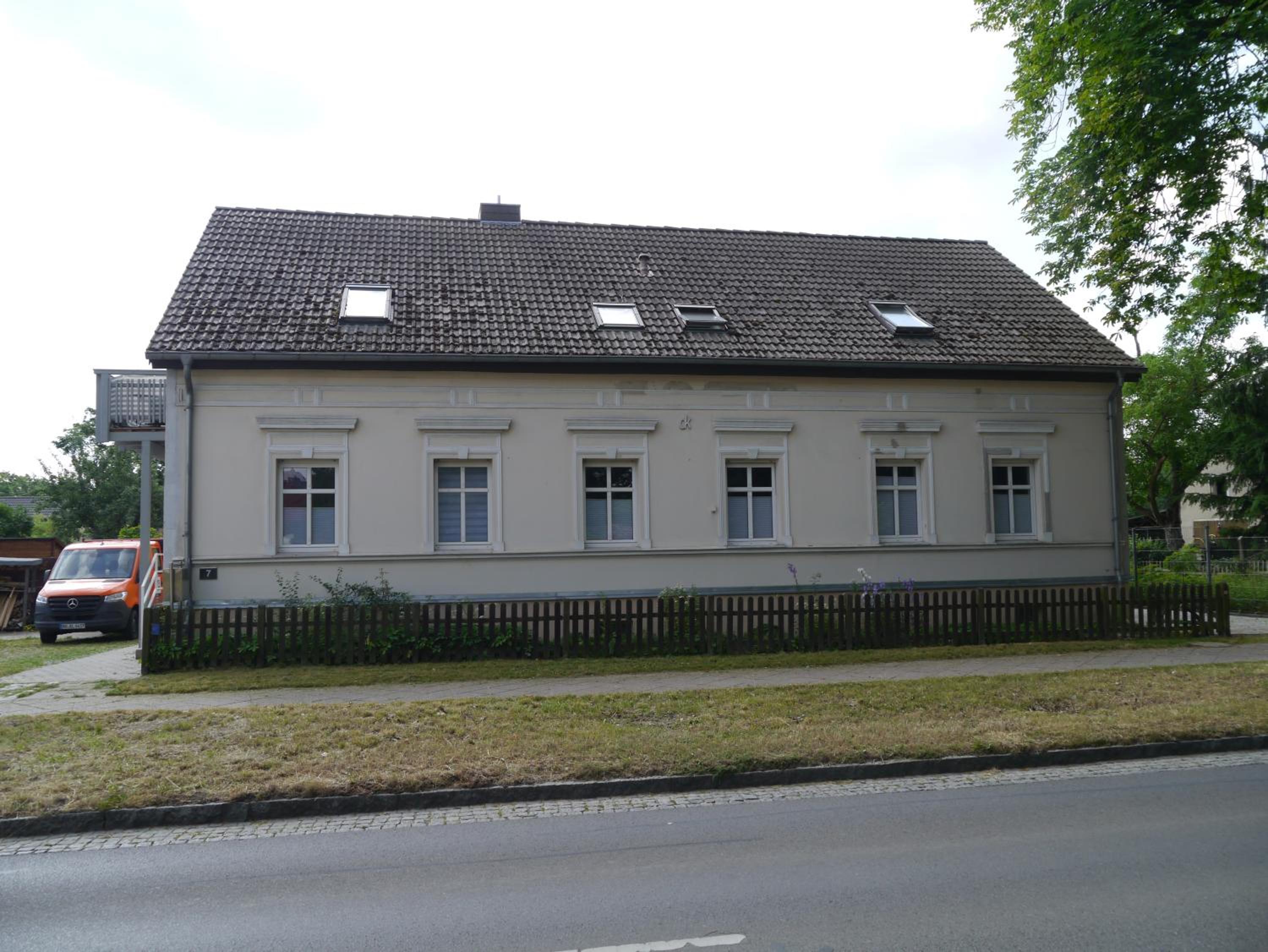 Photo 8