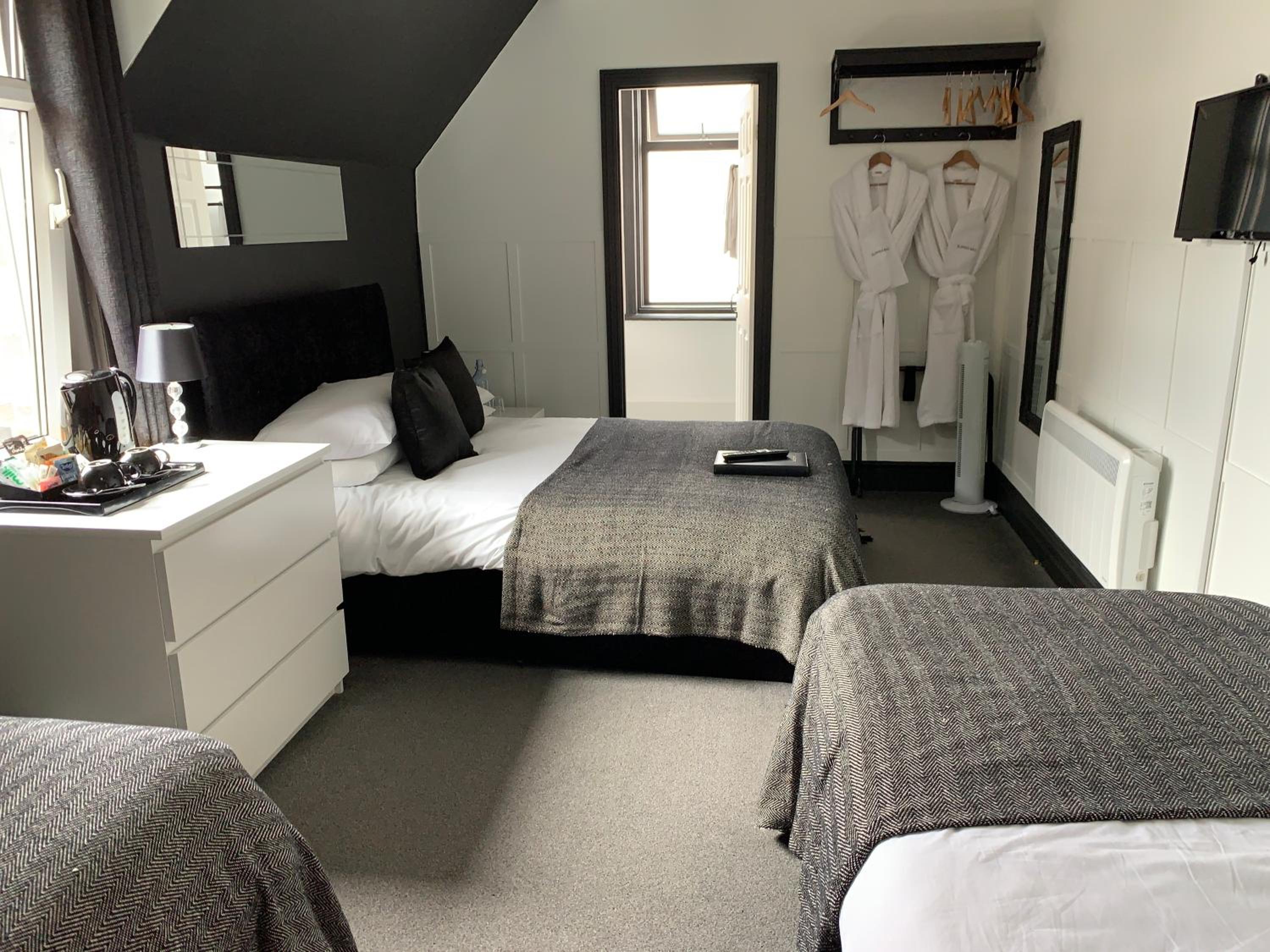 South Shields Vacations - Kingsmere Guest House - Property Image 12