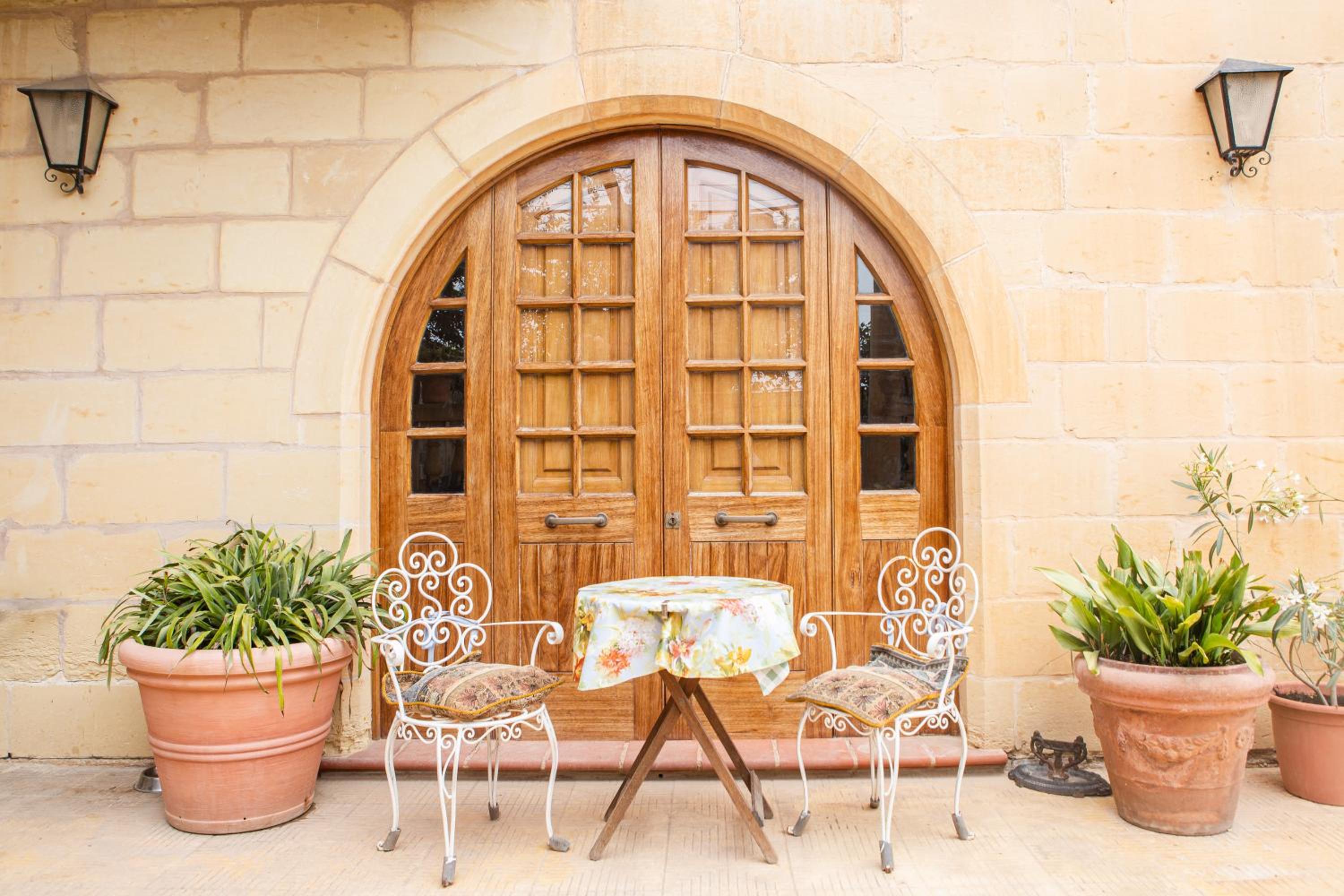 Ta' Bertu Host Family Bed & Breakfast