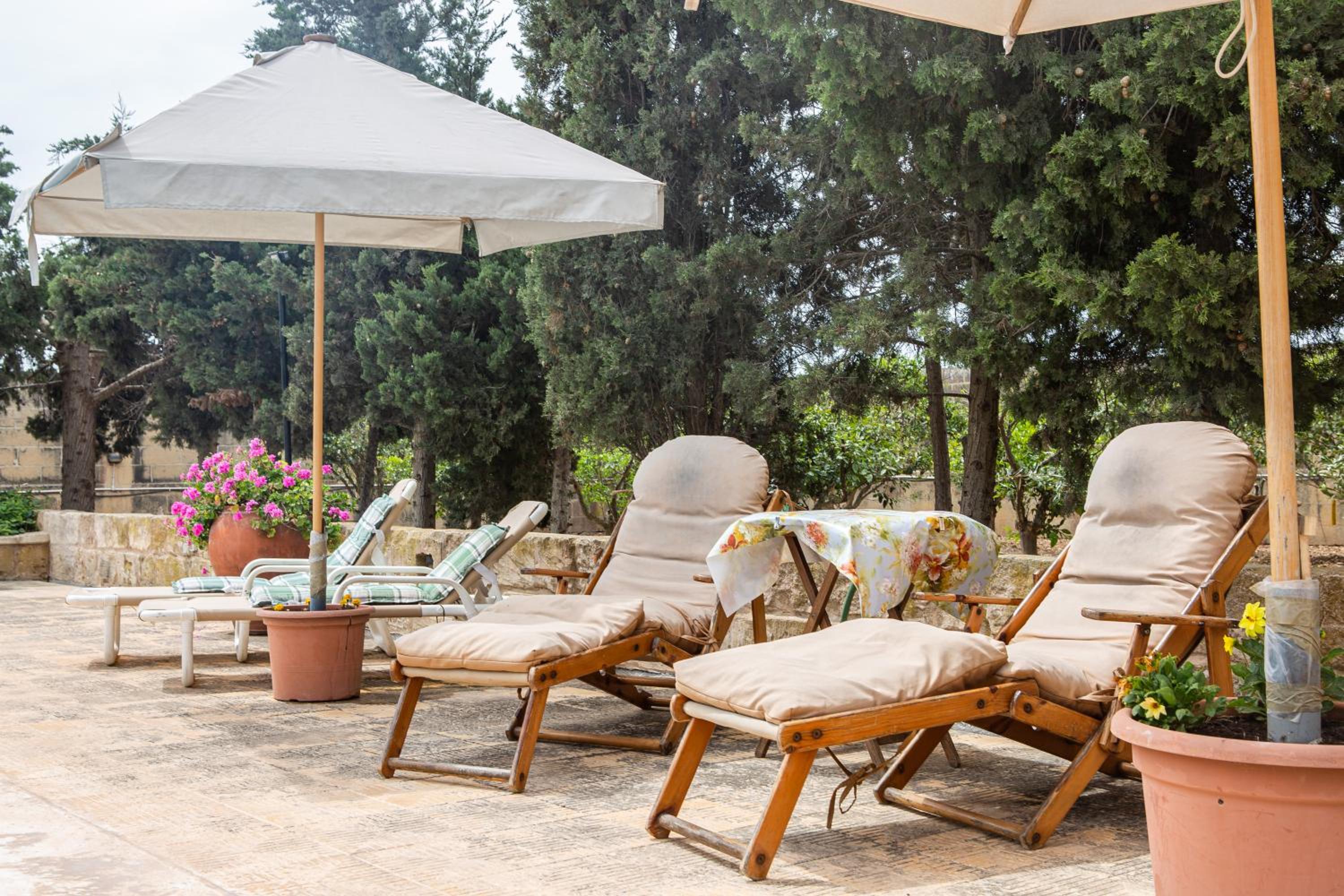 Ta' Bertu Host Family Bed & Breakfast