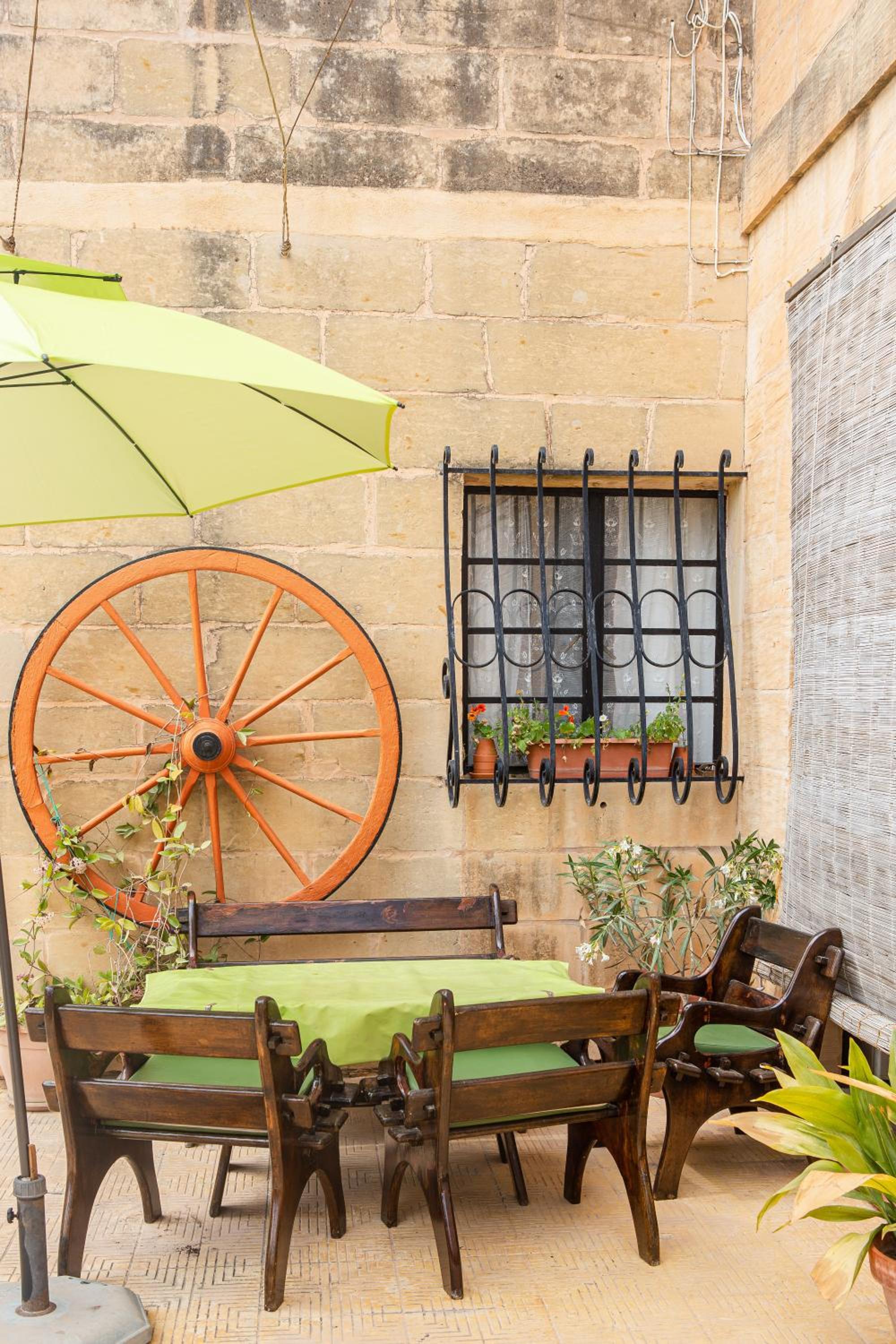 Ta' Bertu Host Family Bed & Breakfast