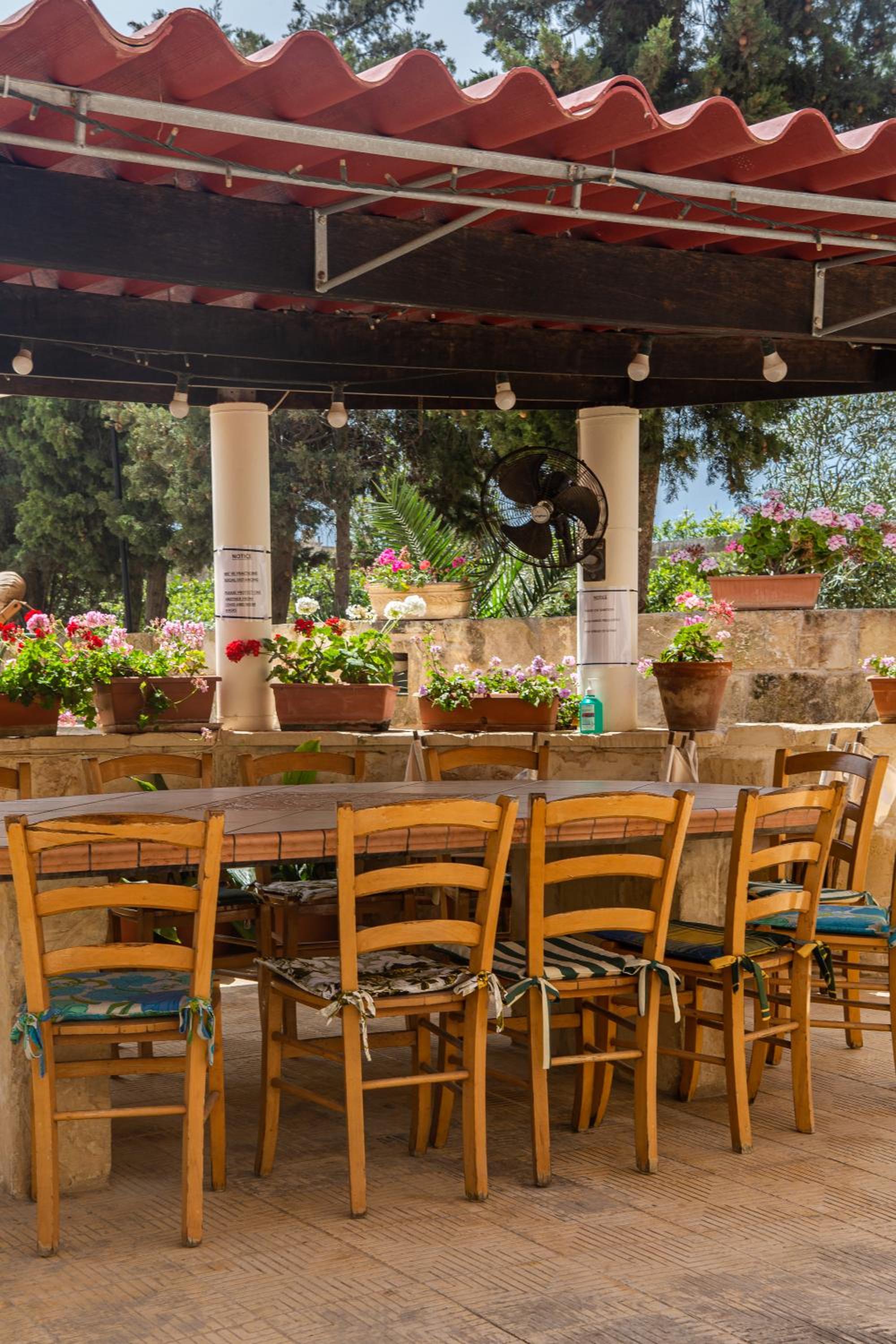 Ta' Bertu Host Family Bed & Breakfast
