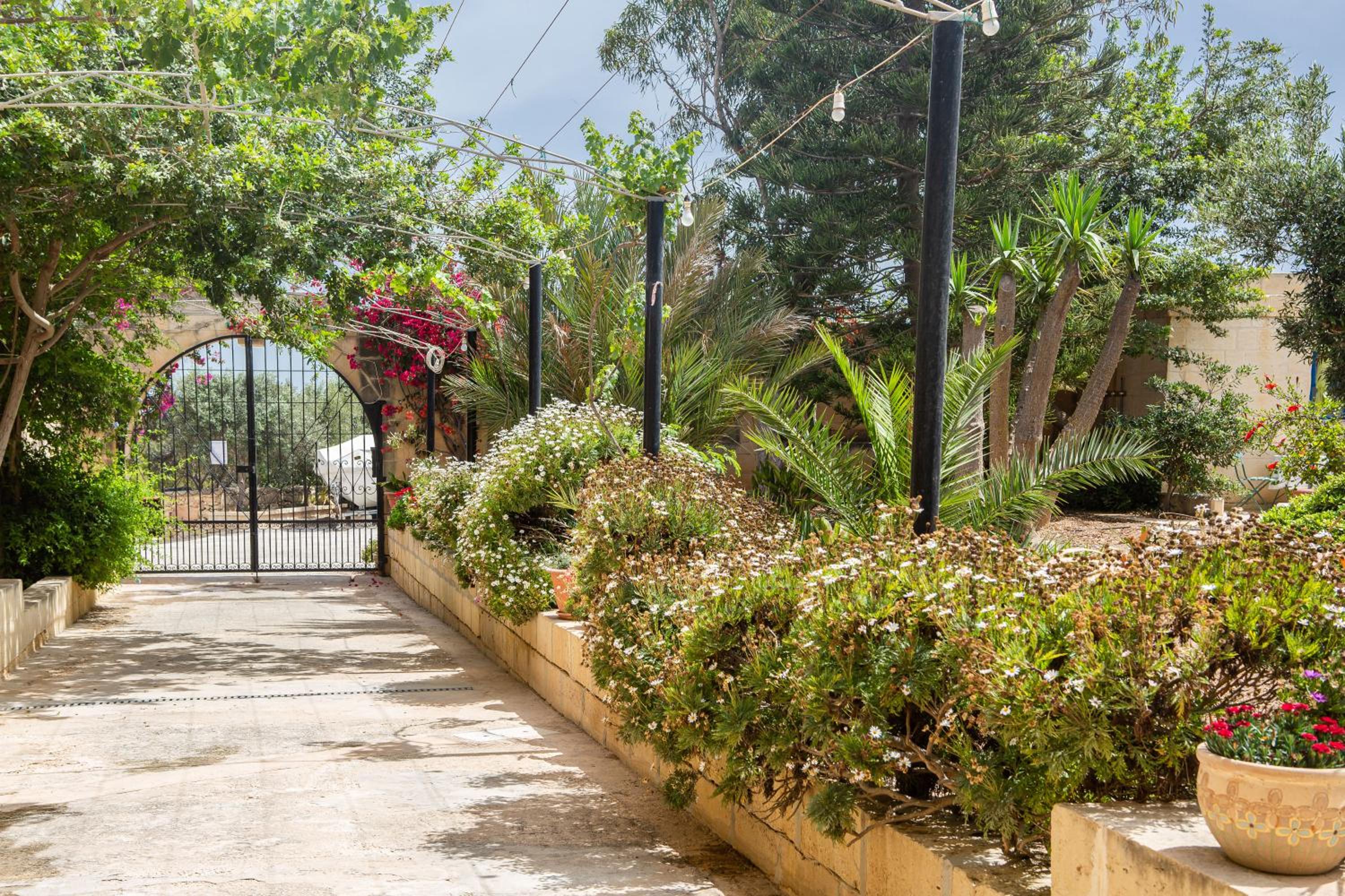 Ta' Bertu Host Family Bed & Breakfast