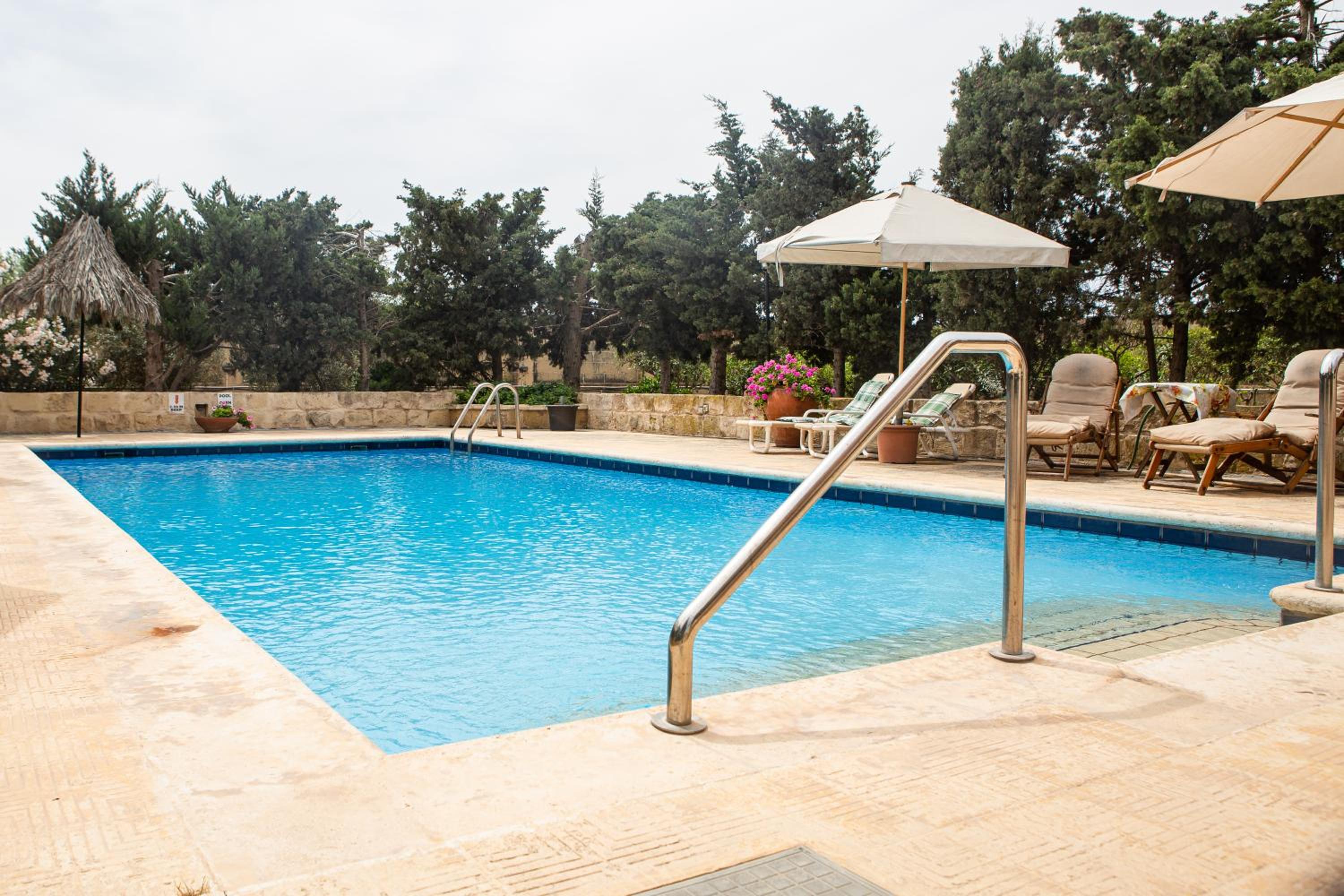 Ta' Bertu Host Family Bed & Breakfast