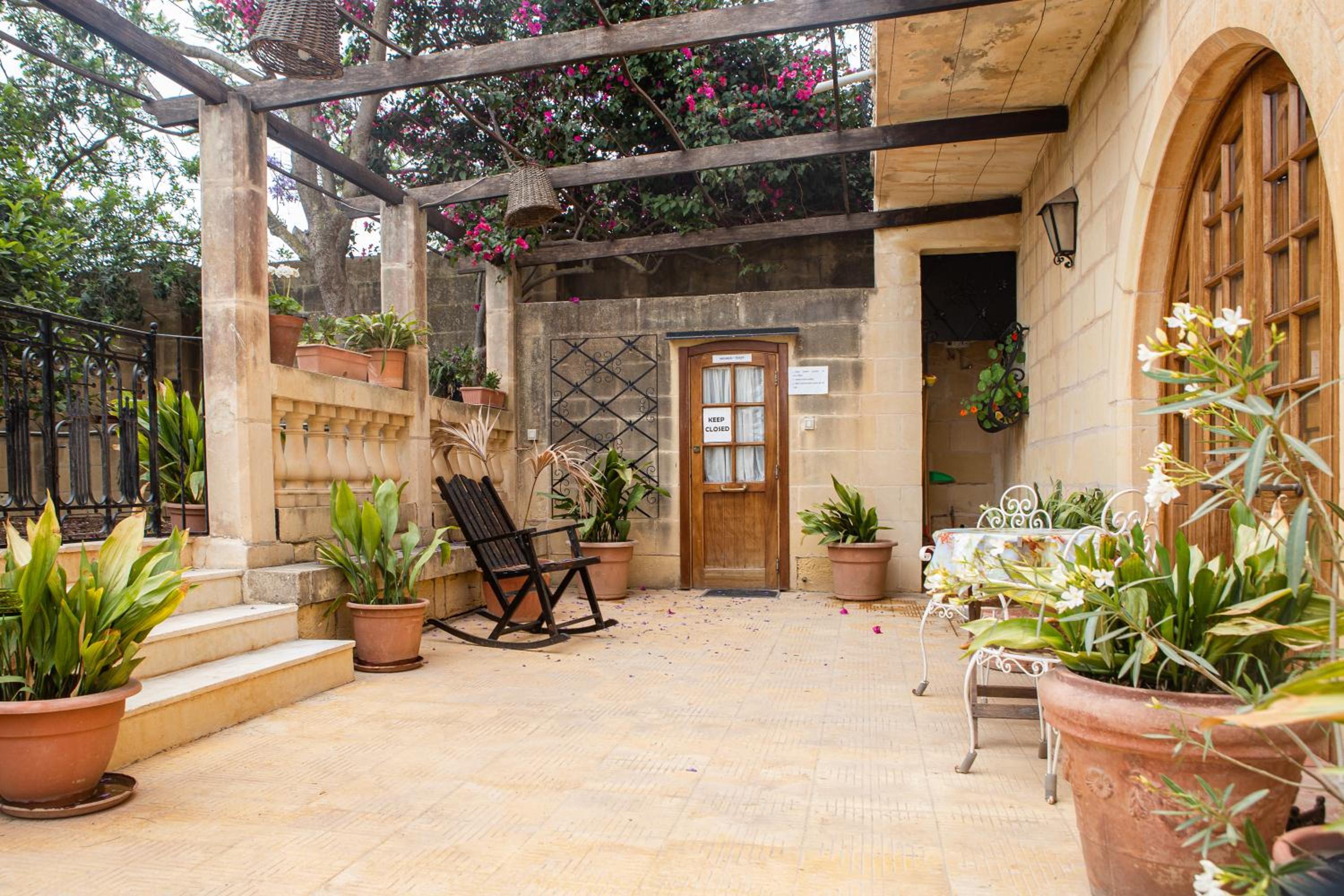 Ta' Bertu Host Family Bed & Breakfast