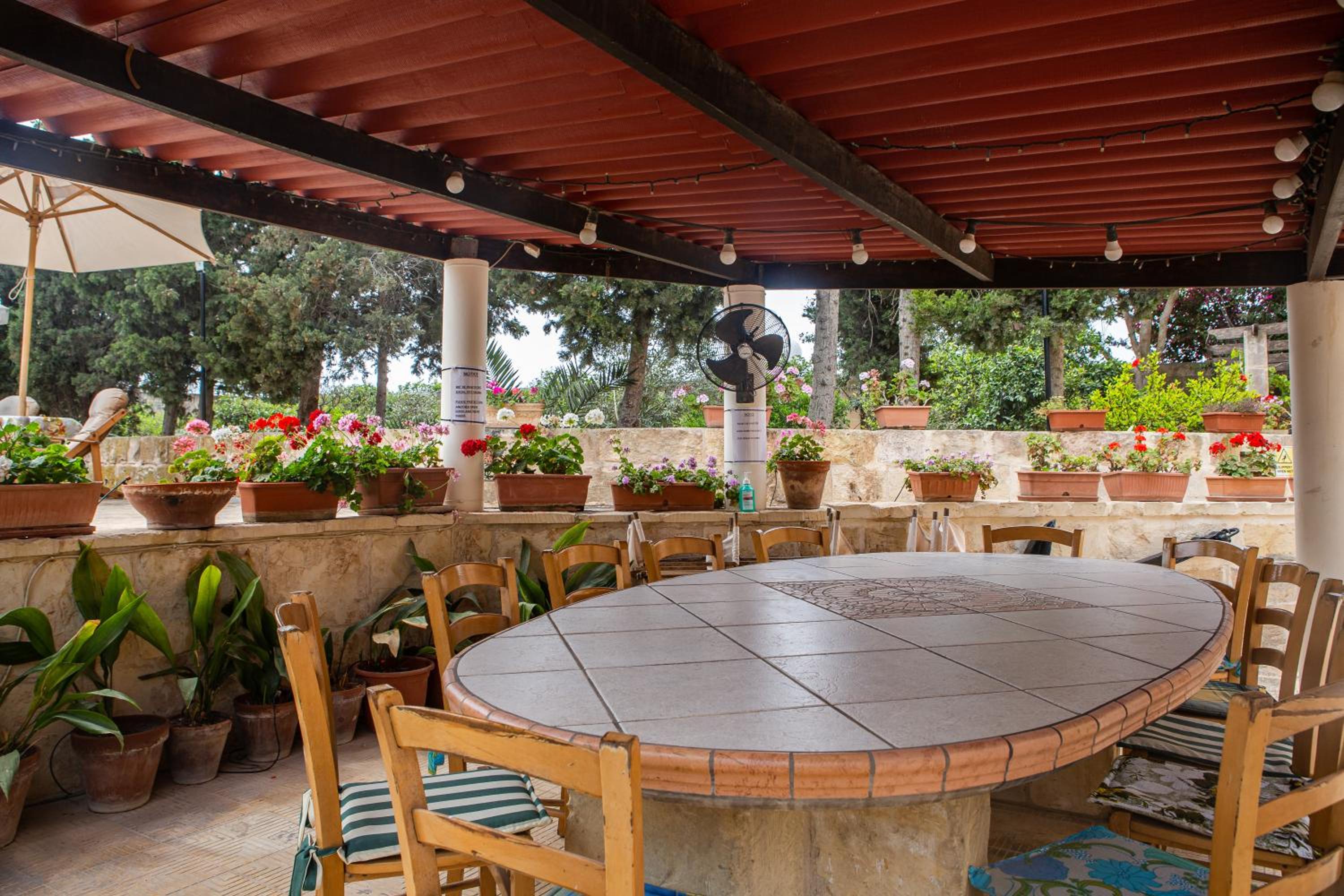 Ta' Bertu Host Family Bed & Breakfast