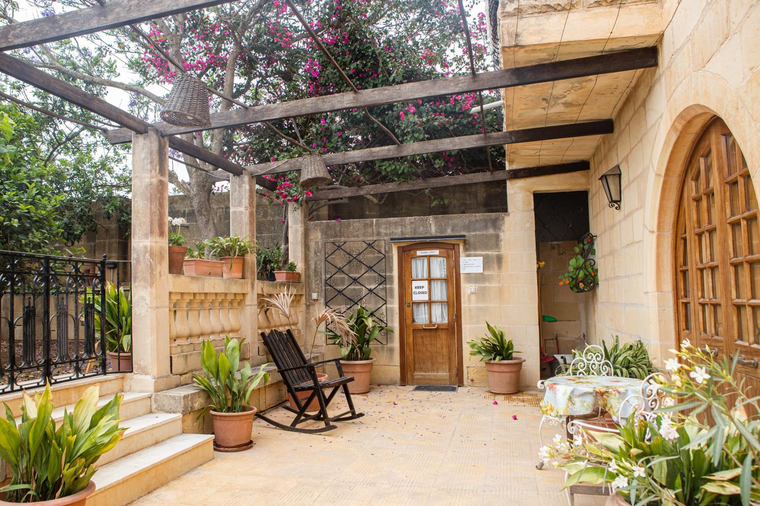 Ta' Bertu Host Family Bed & Breakfast