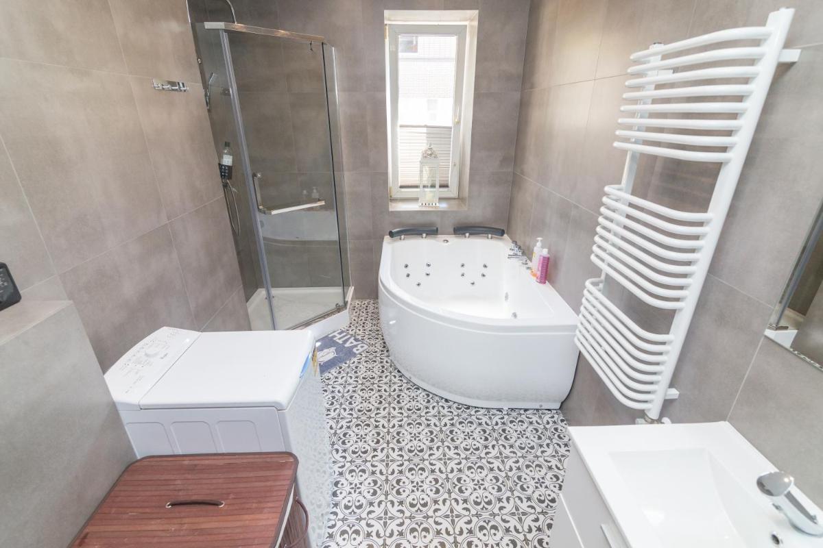 Apartament z jacuzzi