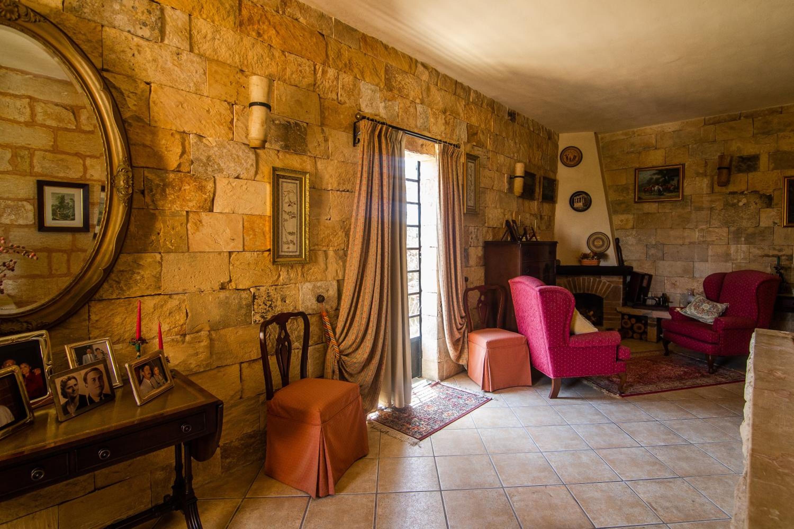 Ta' Bertu Host Family Bed & Breakfast